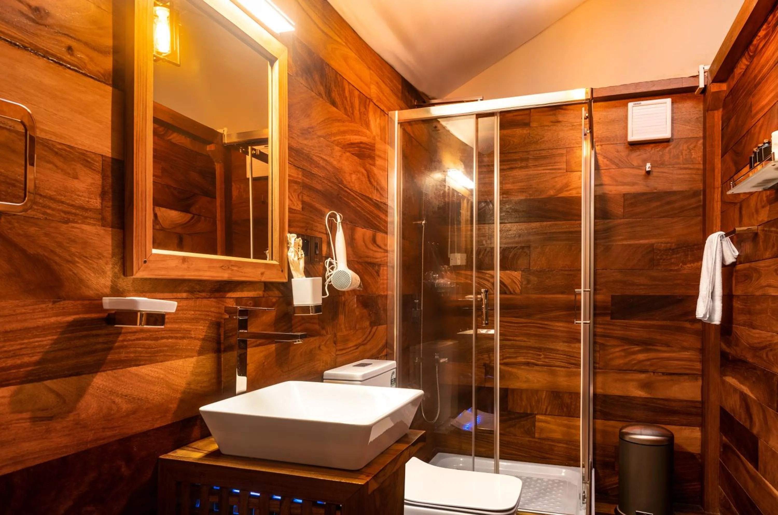 Shower in Leopard Reach Yala by Seven Angels
