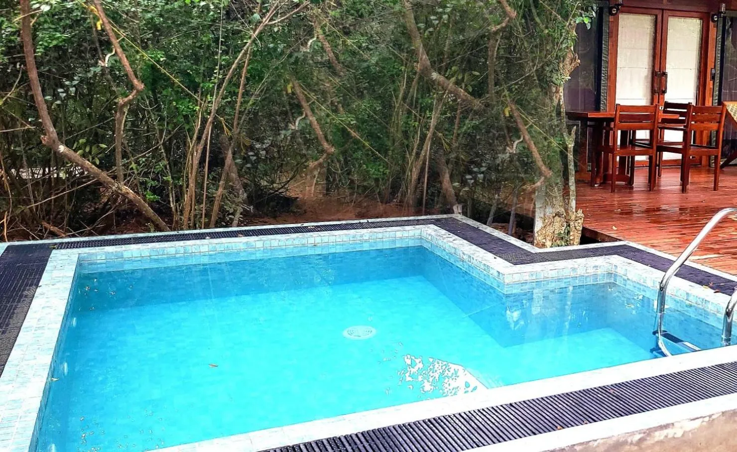 Swimming pool in Leopard Reach Yala by Seven Angels