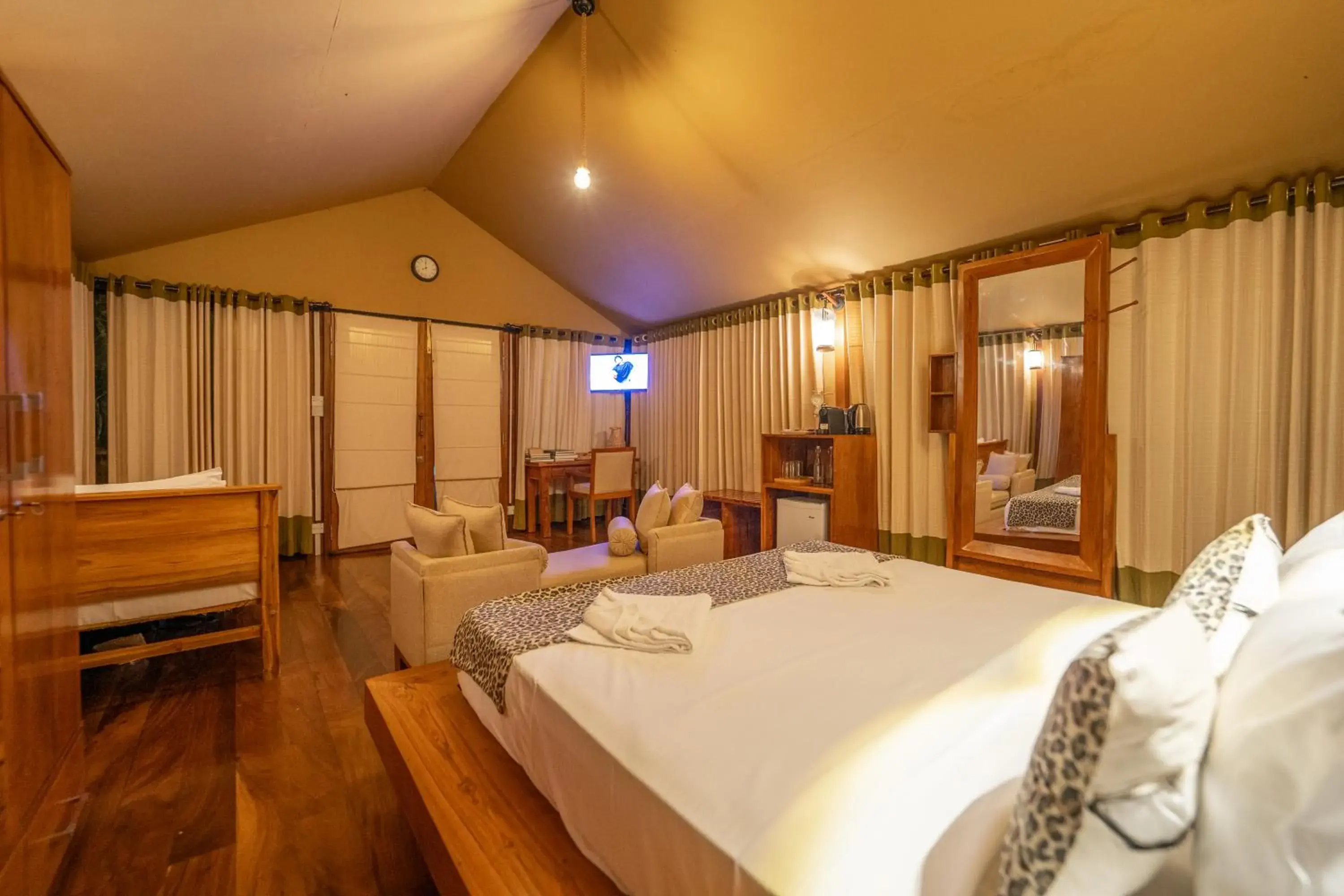 Luxury Triple Room - single occupancy in Leopard Reach Yala by Seven Angels Luxury Triple Room - single occupancy in Leopard Reach Yala by Seven Angels