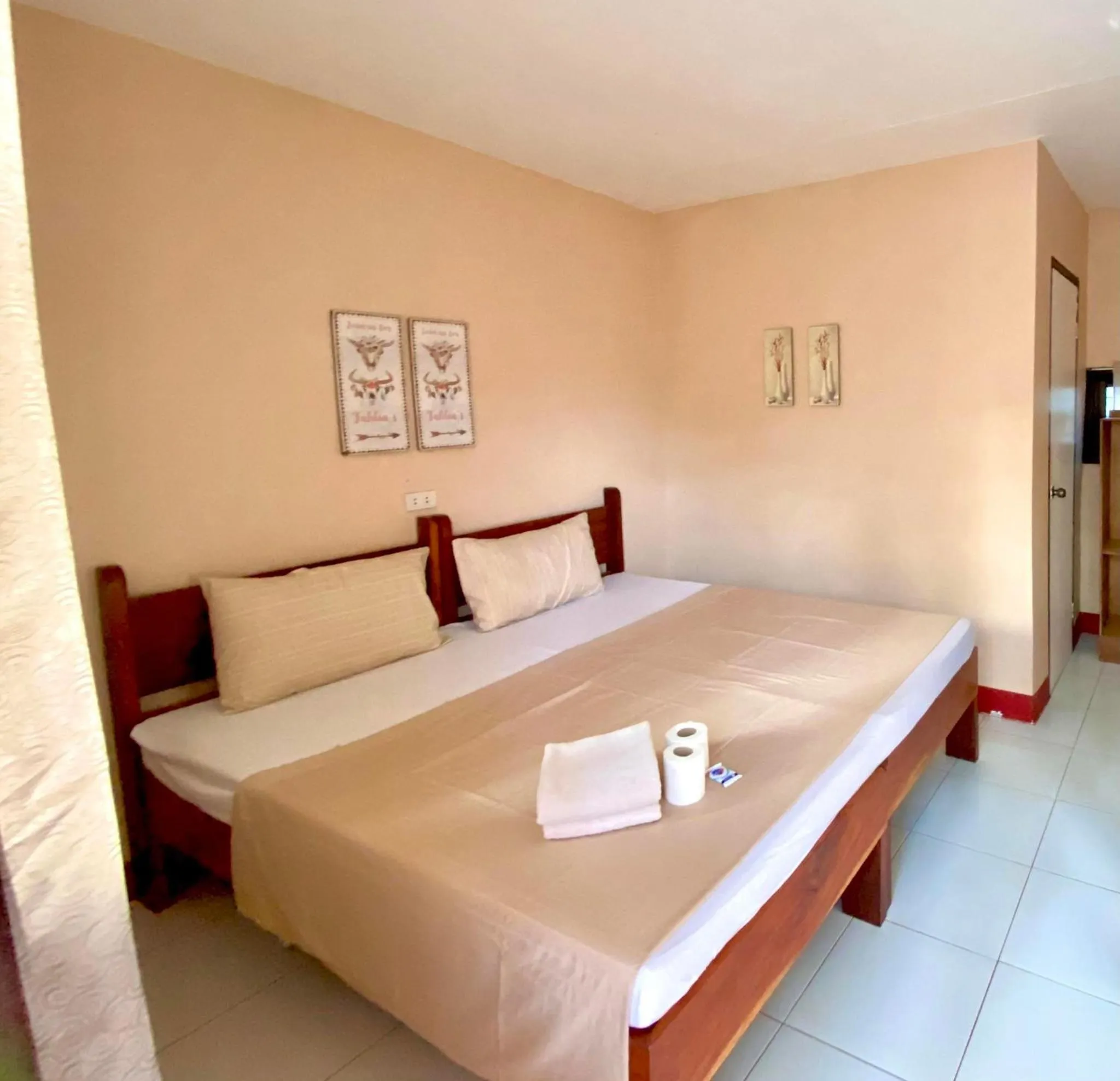 Bed in JBR Tourist Inn - Port Barton DIY