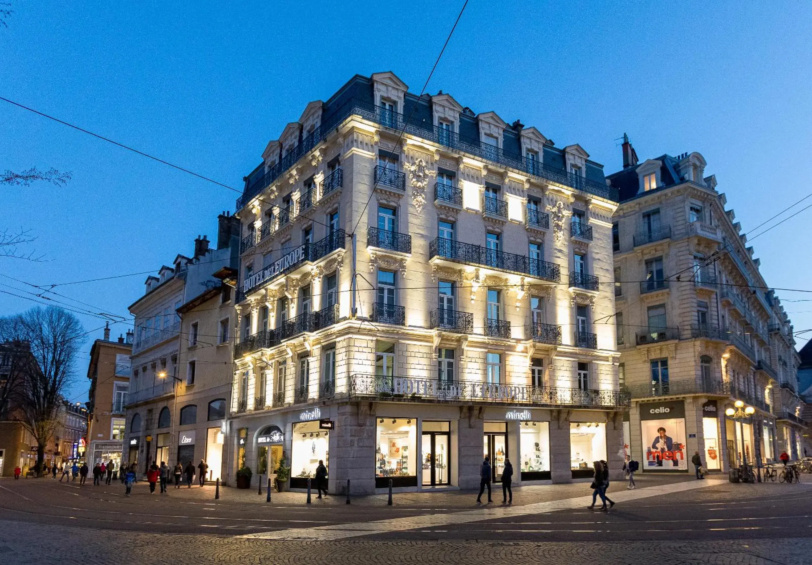 Property building in Hôtel de l'Europe Grenoble hyper-centre Property building in Hôtel de l'Europe Grenoble hyper-centre