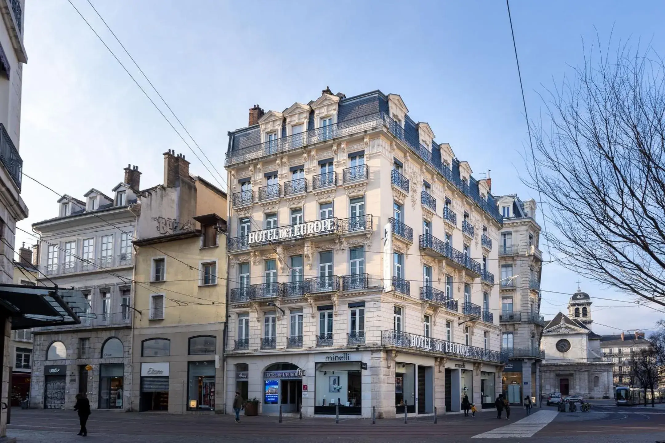 Property building in Hôtel de l'Europe Grenoble hyper-centre Property building in Hôtel de l'Europe Grenoble hyper-centre