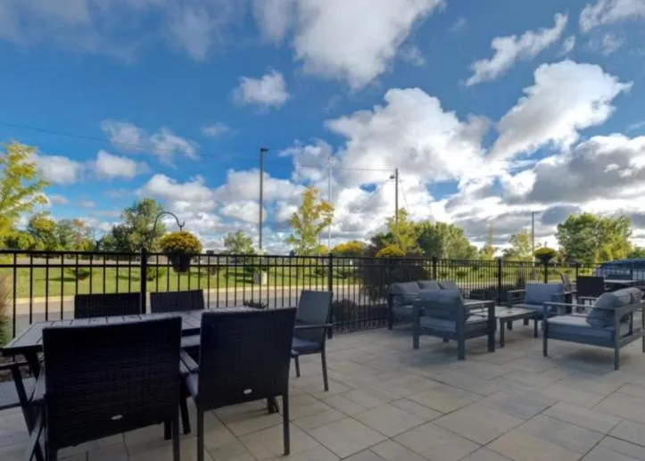 Holiday Inn Express & Suites - Detroit - Dearborn by IHG