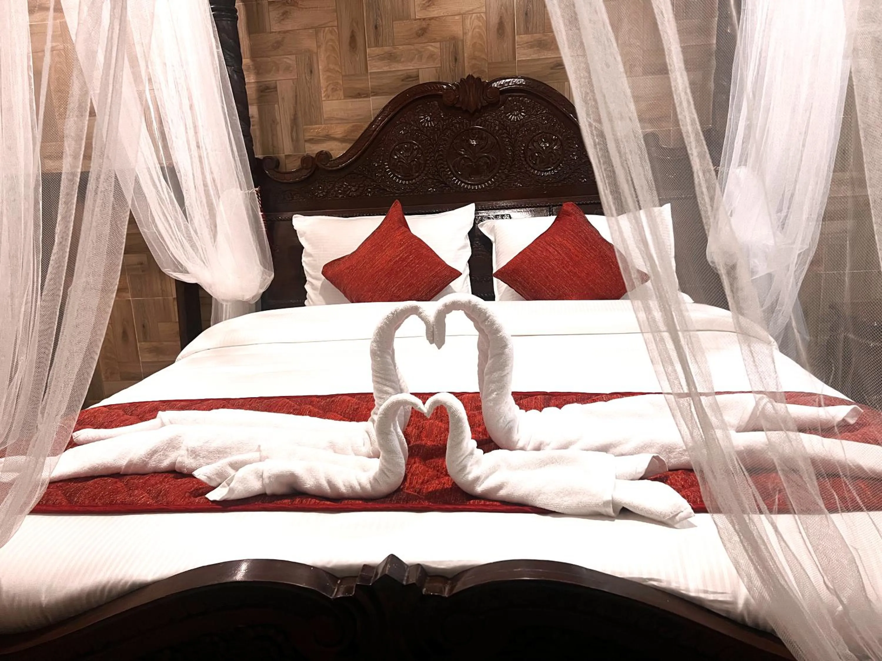 Bed in HYDERS PARK- THE LUXURY HOTEL