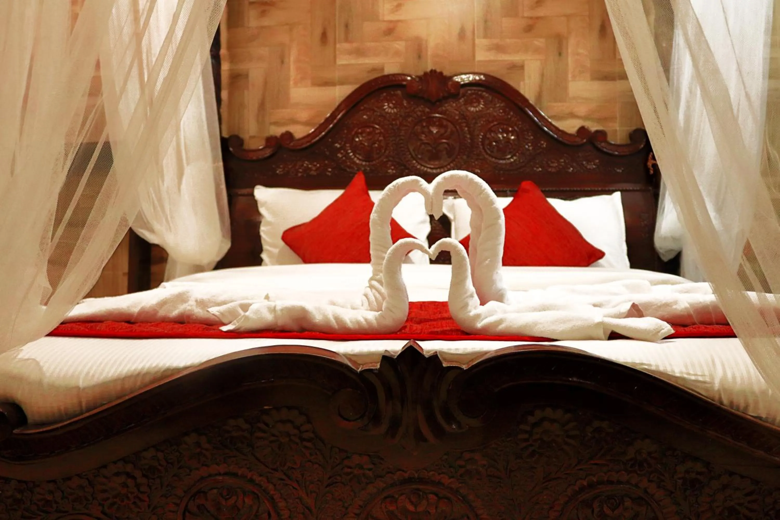 Bed in HYDERS PARK- THE LUXURY HOTEL