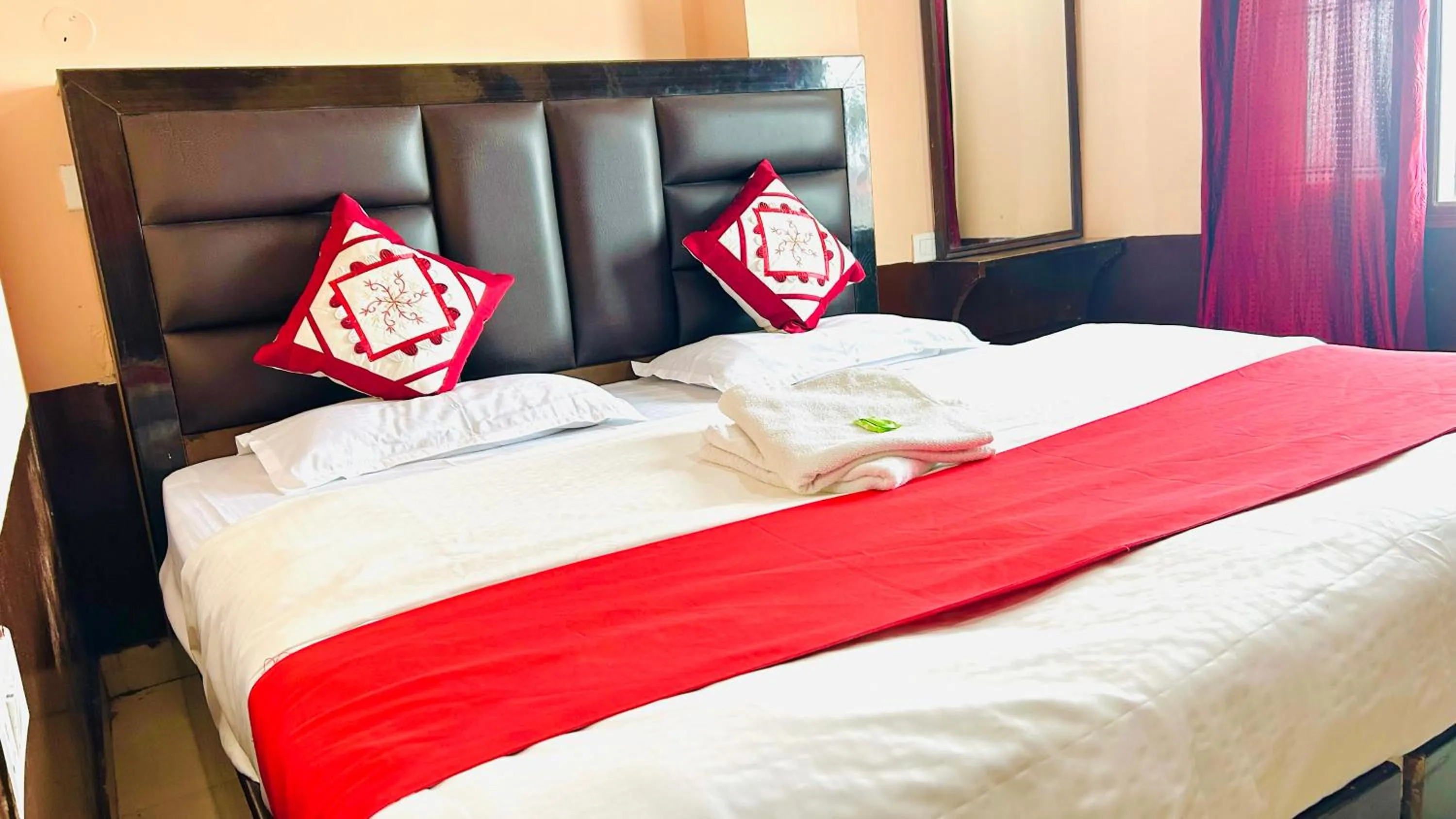 Bedroom, Bed in HANU VATIKA The FAMILY CHOICE