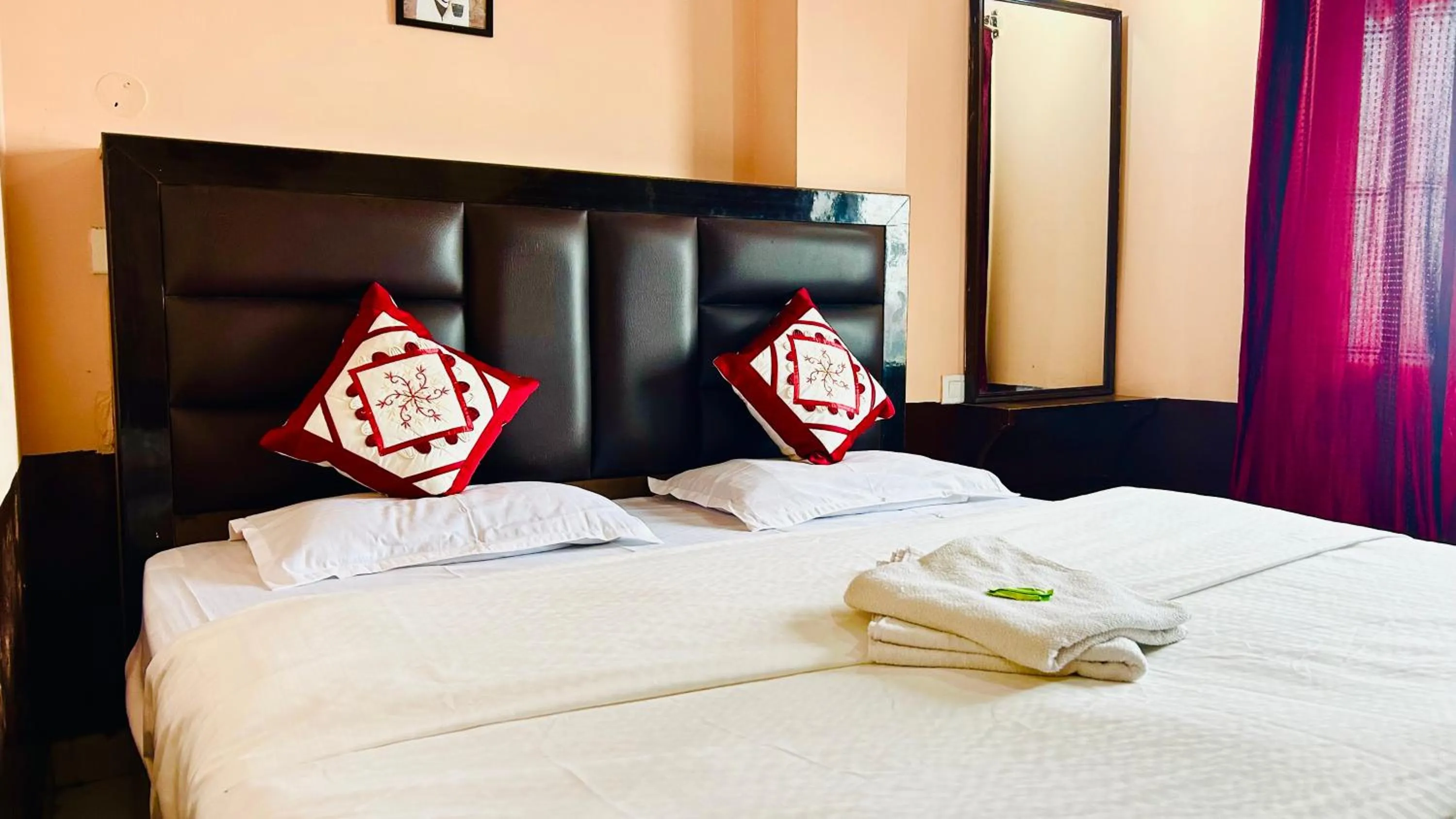 Bed in HANU VATIKA The FAMILY CHOICE