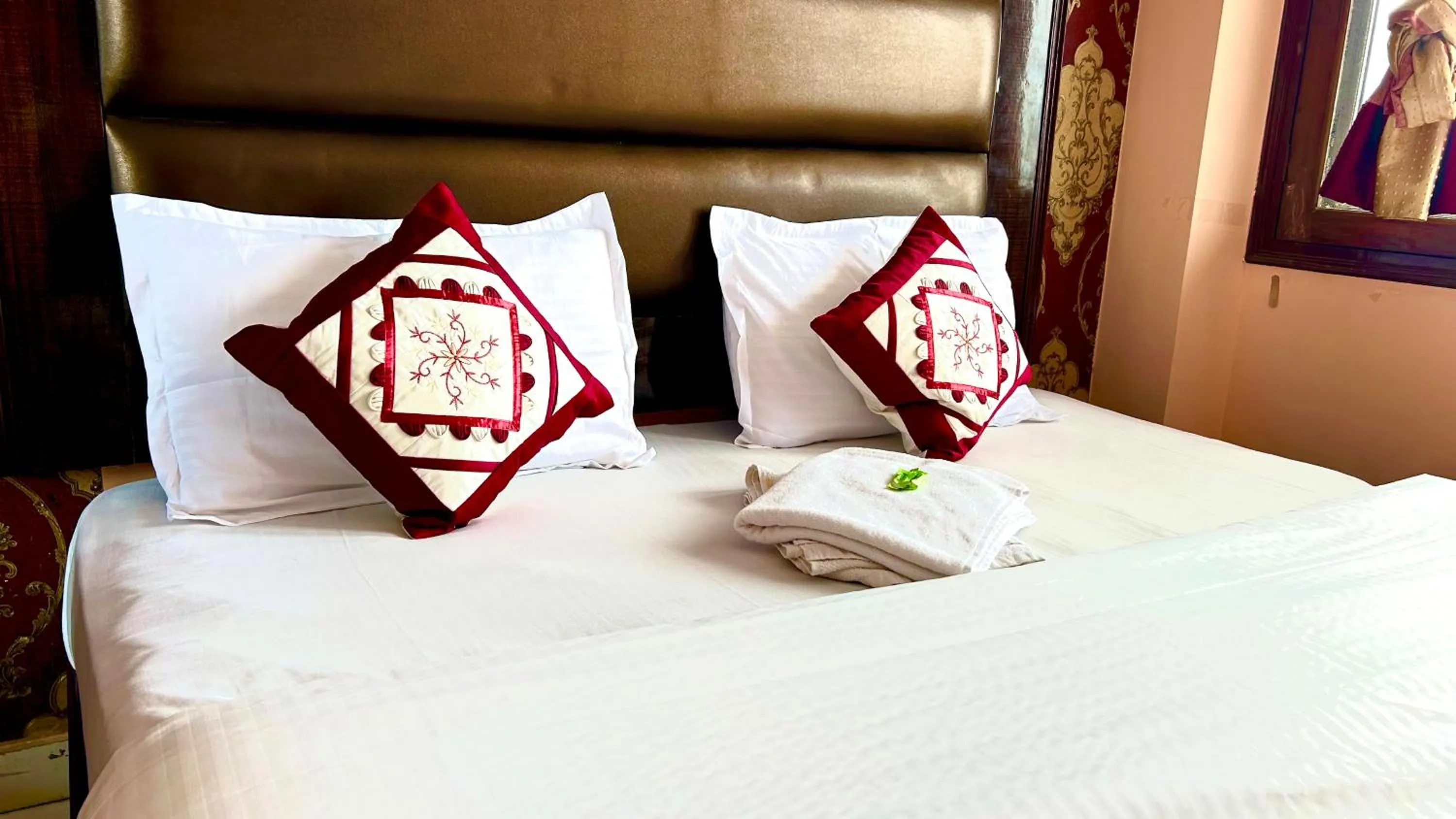 Bed in HANU VATIKA The FAMILY CHOICE