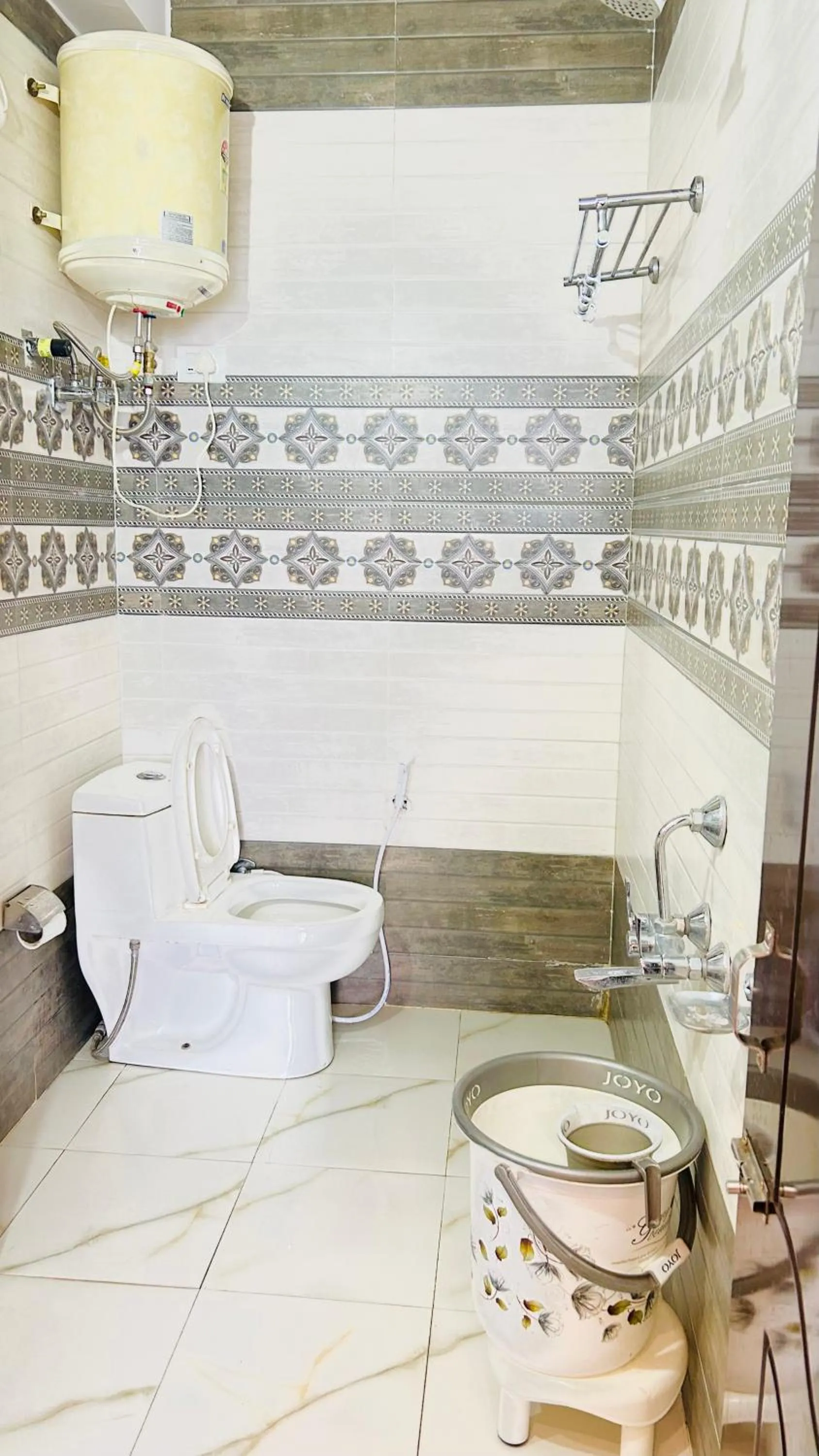 Bathroom in HANU VATIKA The FAMILY CHOICE