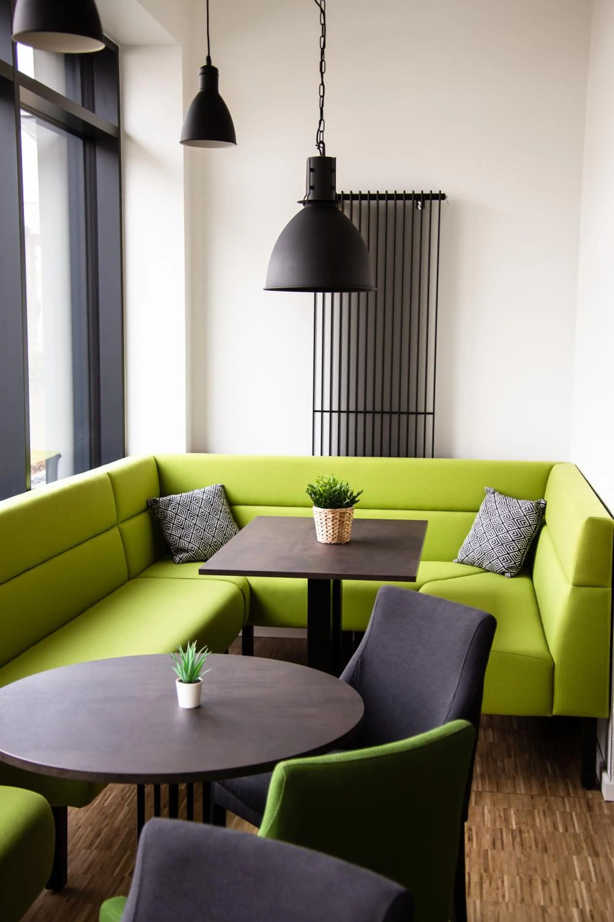 Seating area in De Brauhotel - Hôtel de la Brasserie Nationale