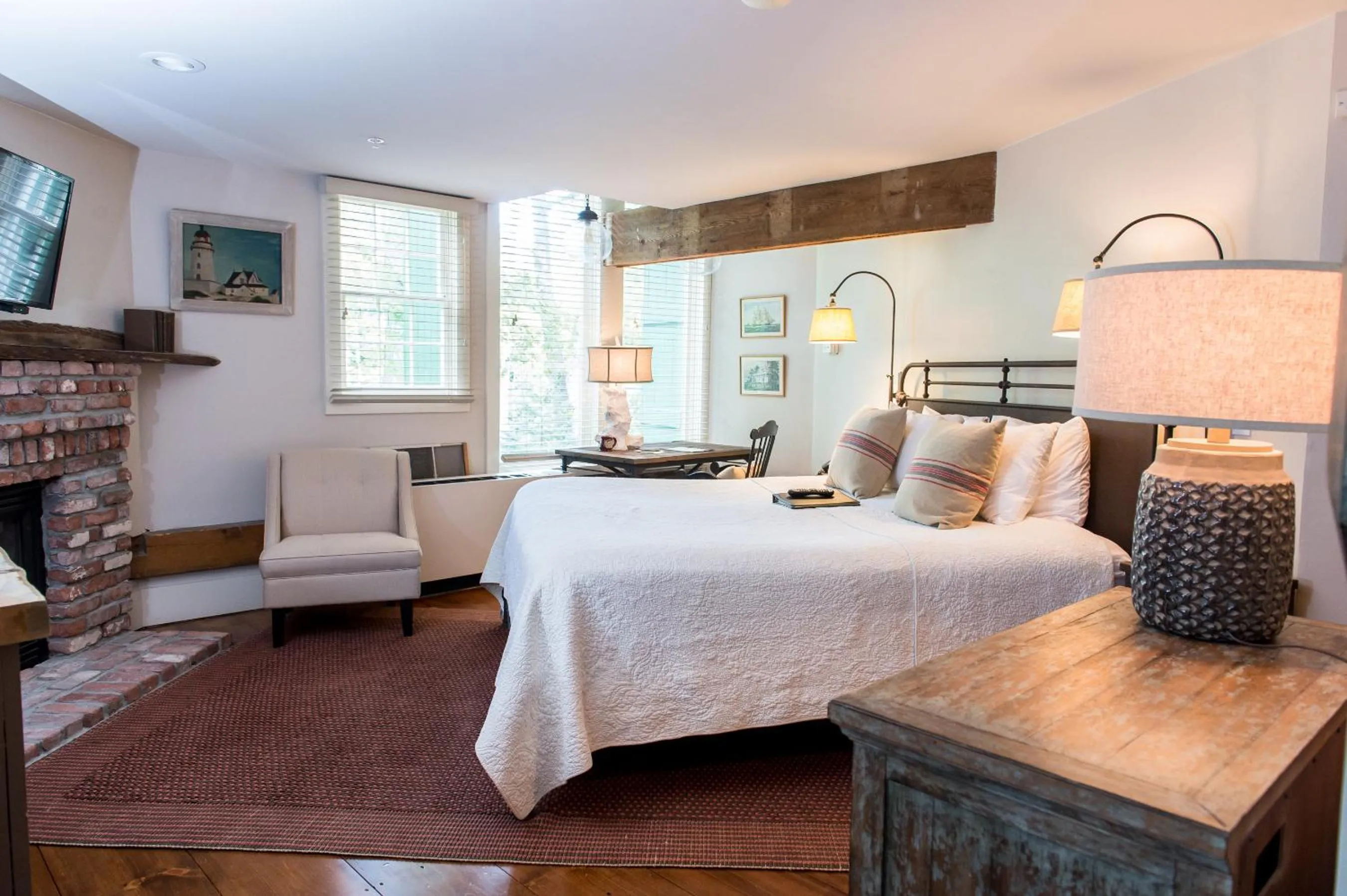 Photo of the whole room, Bed in Three Chimneys Inn