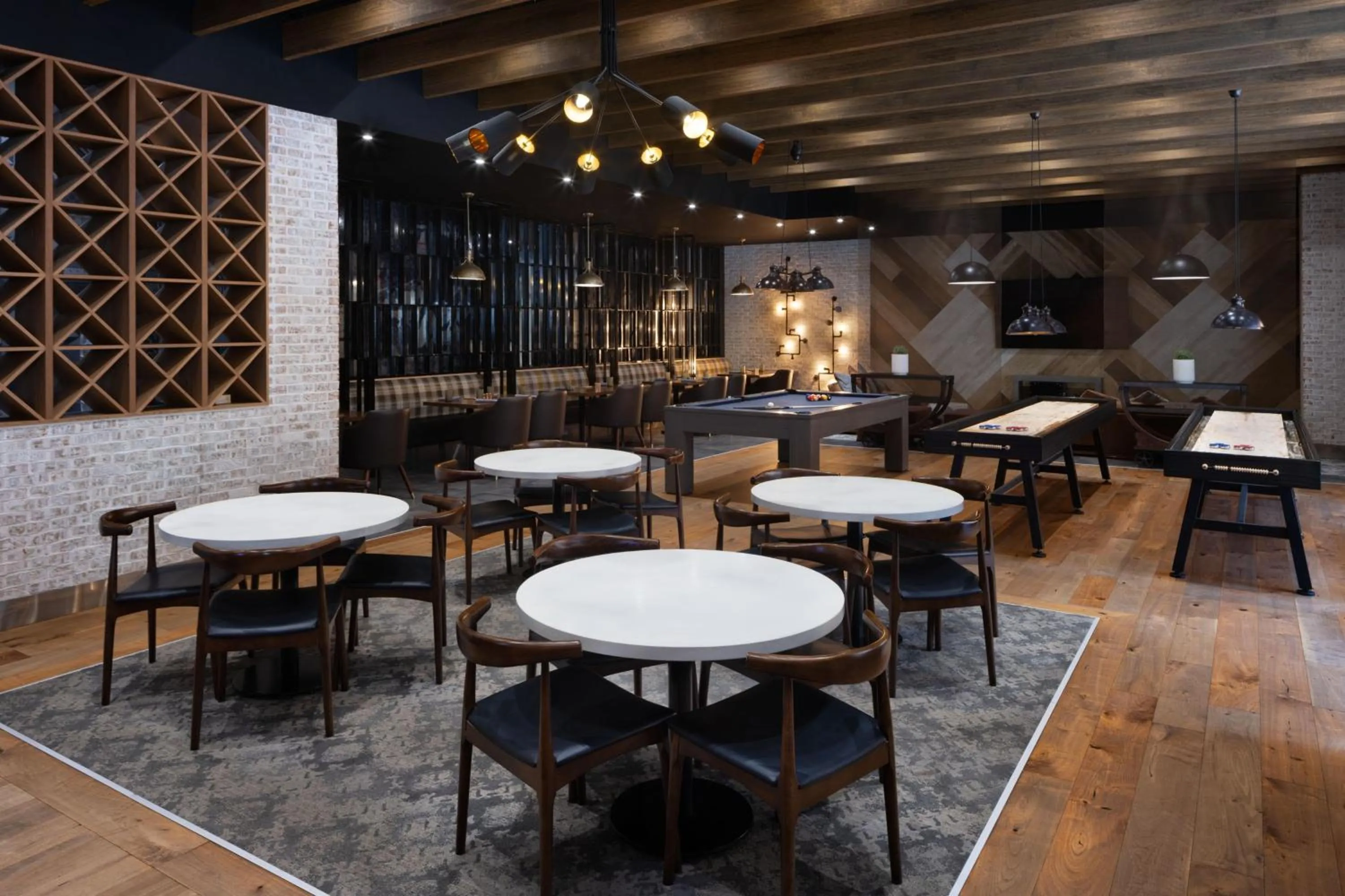 Restaurant/places to eat in Delta Hotels by Marriott Edmonton Centre Suites