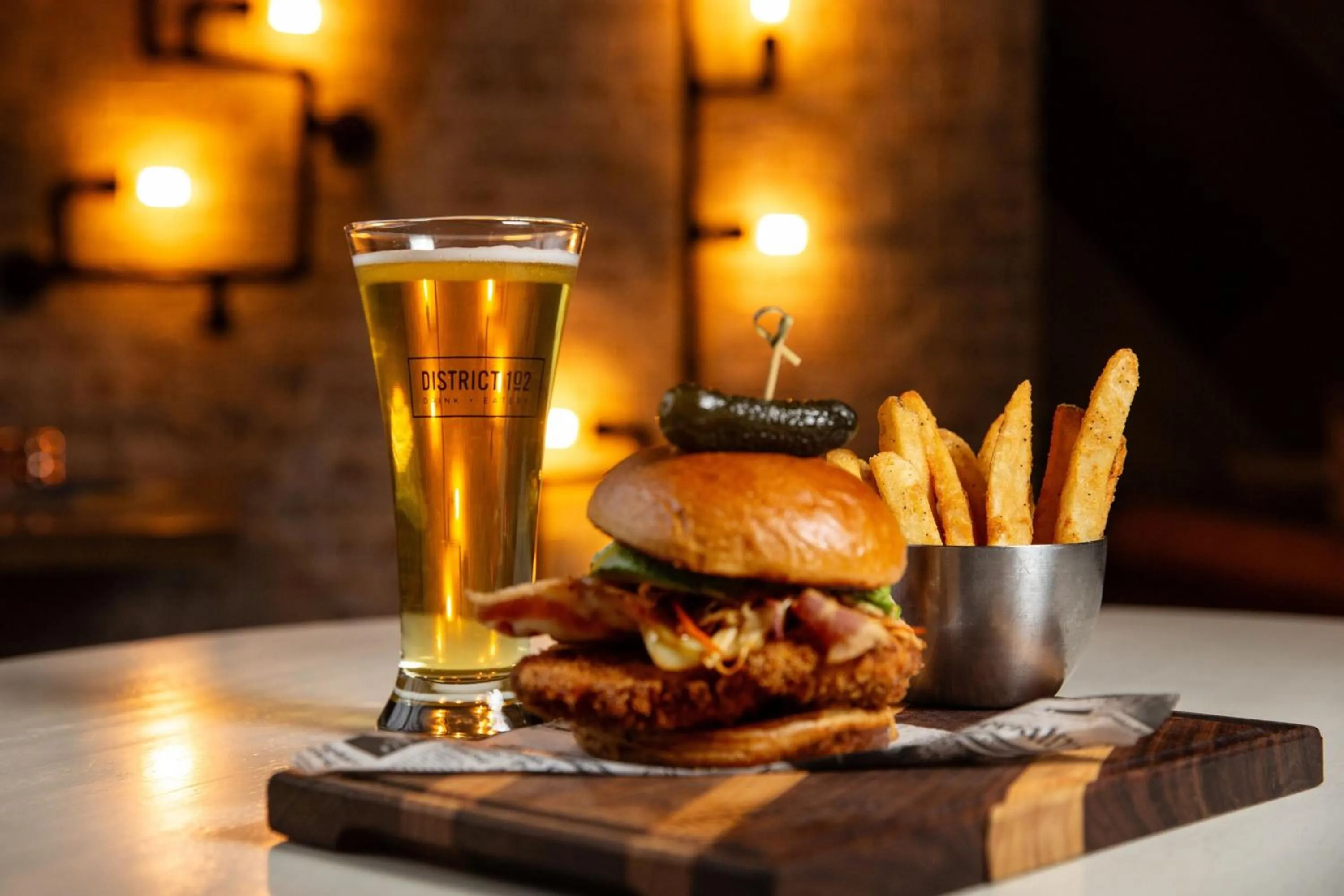 Restaurant/places to eat in Delta Hotels by Marriott Edmonton Centre Suites