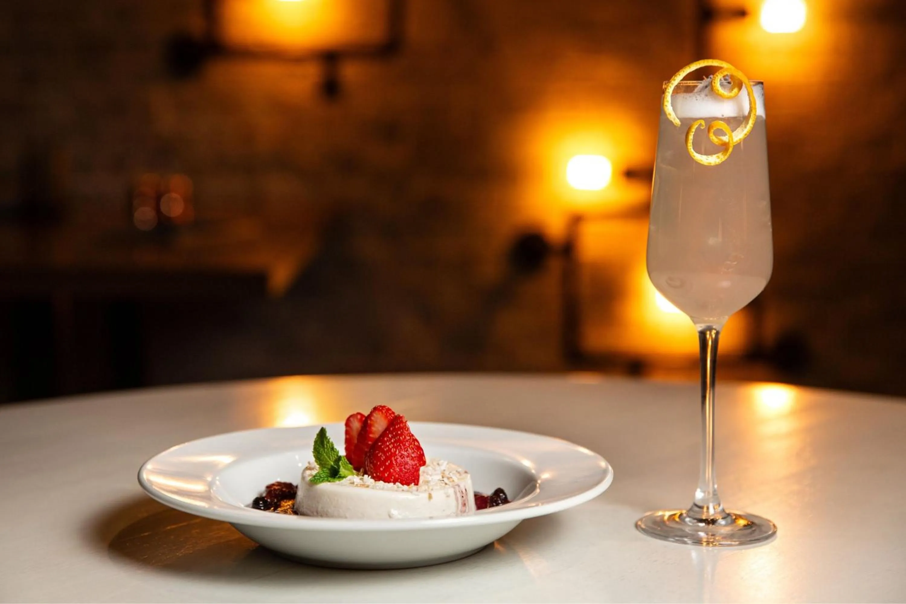 Restaurant/places to eat in Delta Hotels by Marriott Edmonton Centre Suites