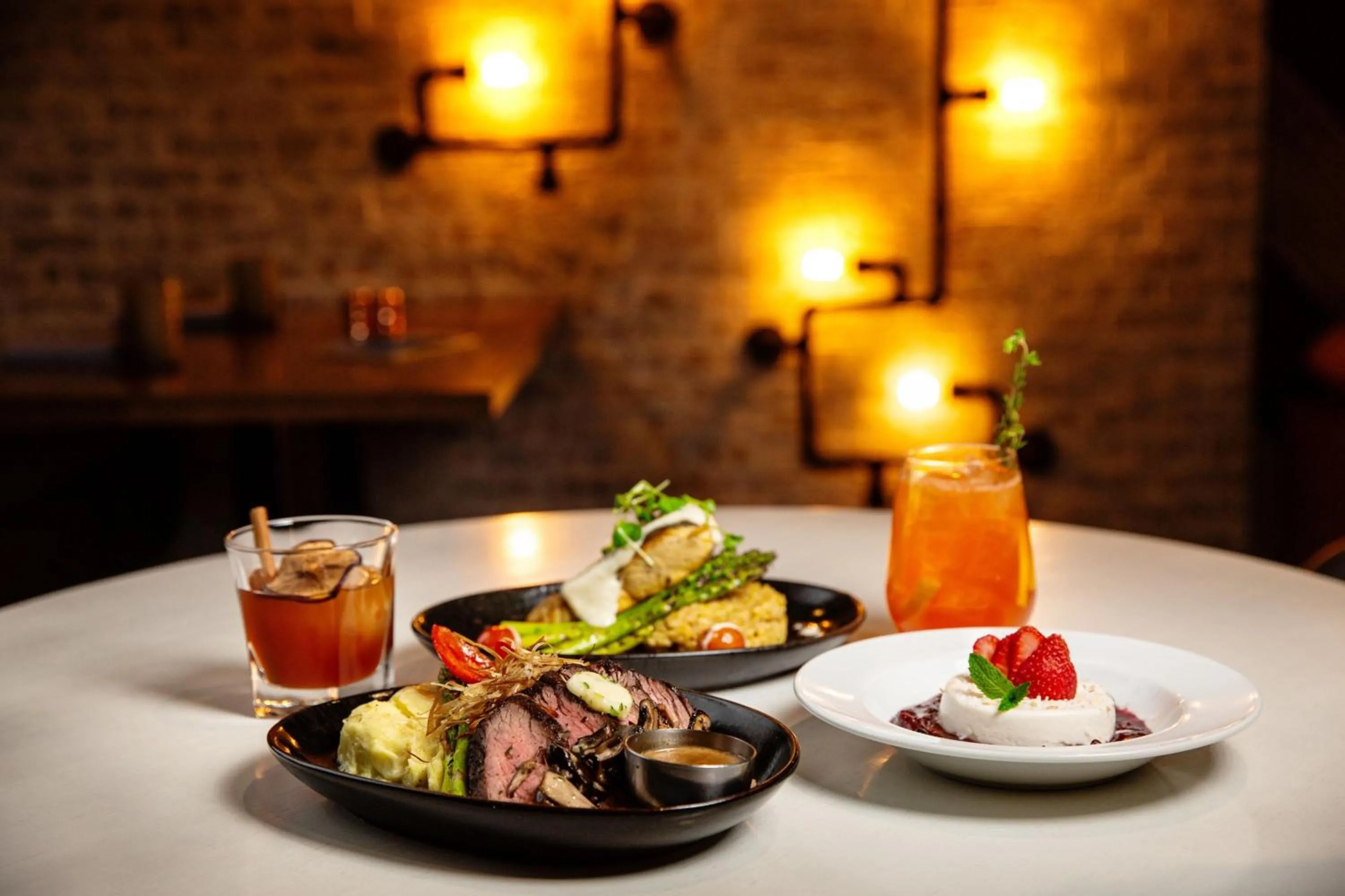 Restaurant/places to eat in Delta Hotels by Marriott Edmonton Centre Suites