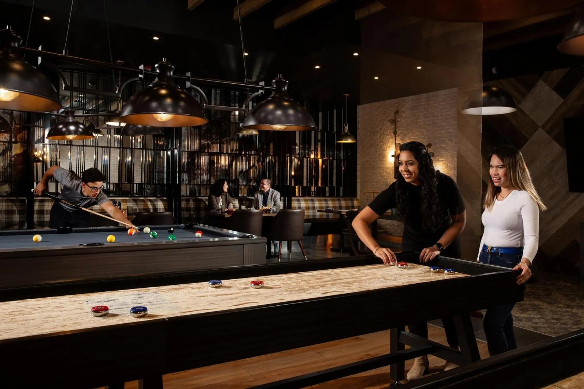 Restaurant/places to eat in Delta Hotels by Marriott Edmonton Centre Suites