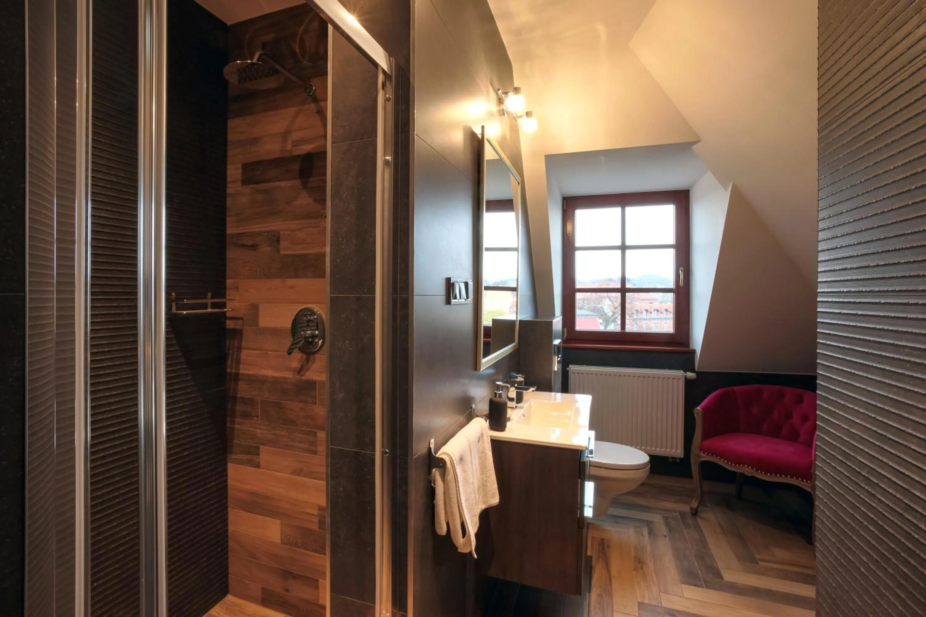 Bathroom in ZEPPELIN APARTMENTS Simple Acomodation