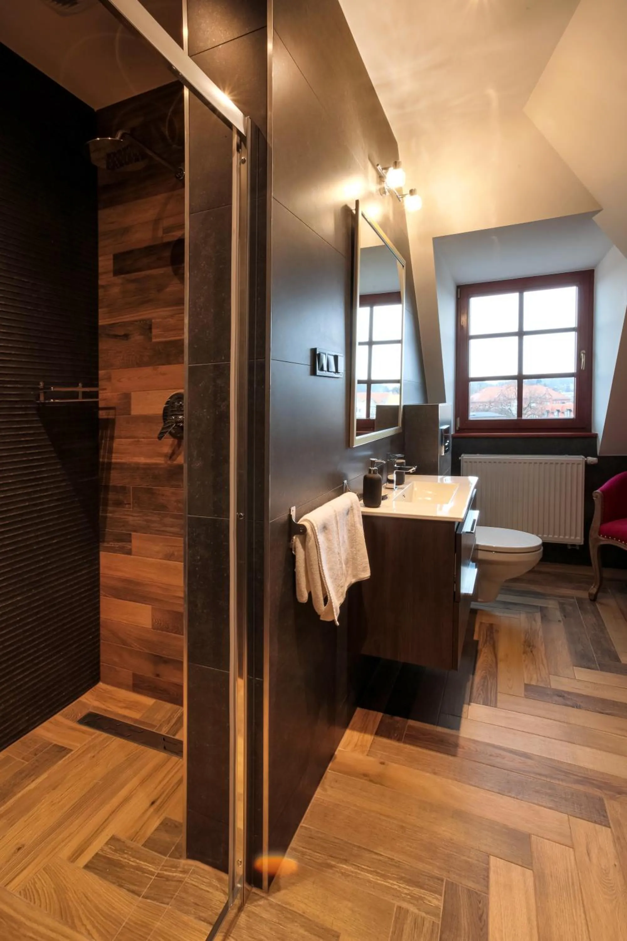 Bathroom in ZEPPELIN APARTMENTS Simple Acomodation