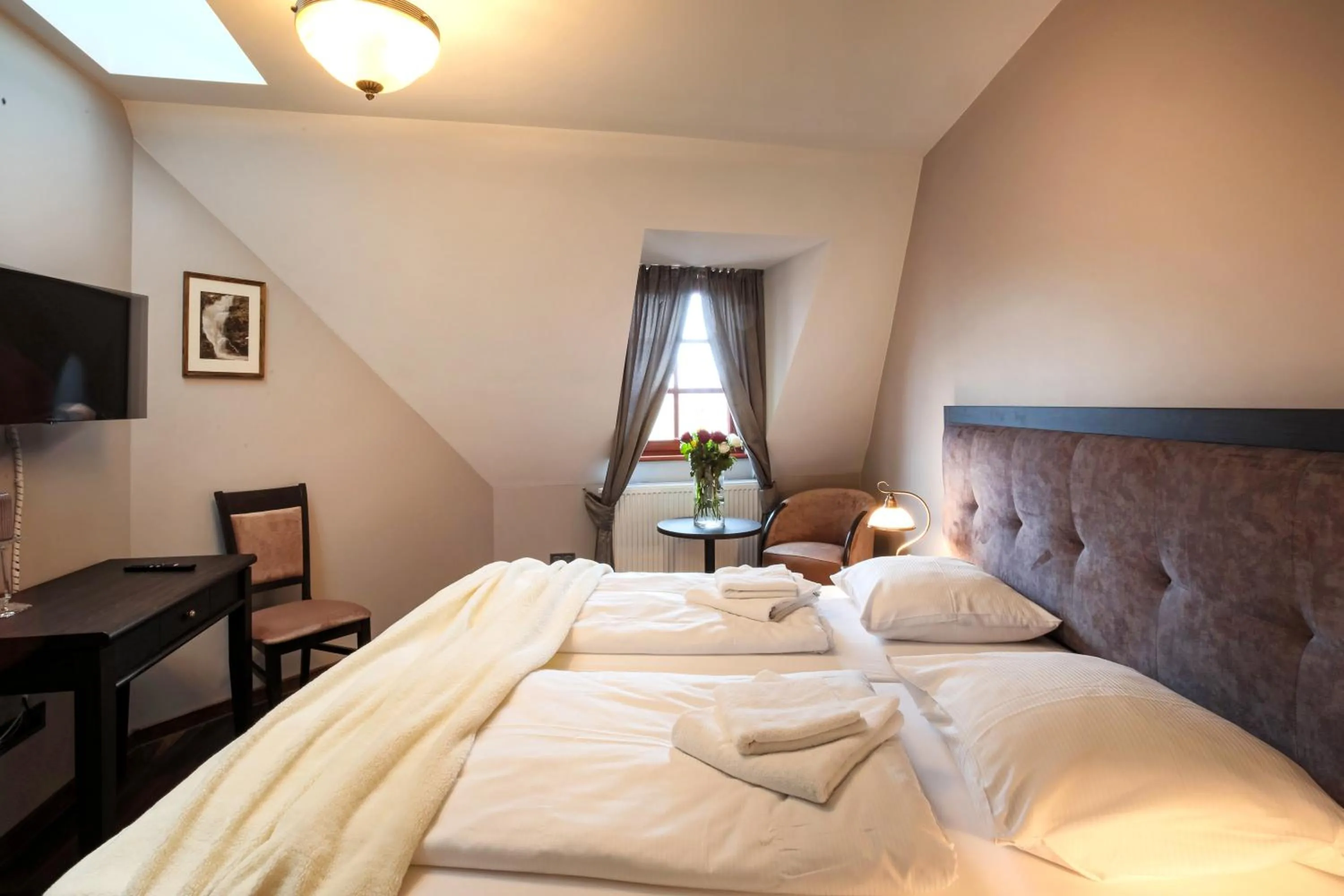 Bed in ZEPPELIN APARTMENTS Simple Acomodation