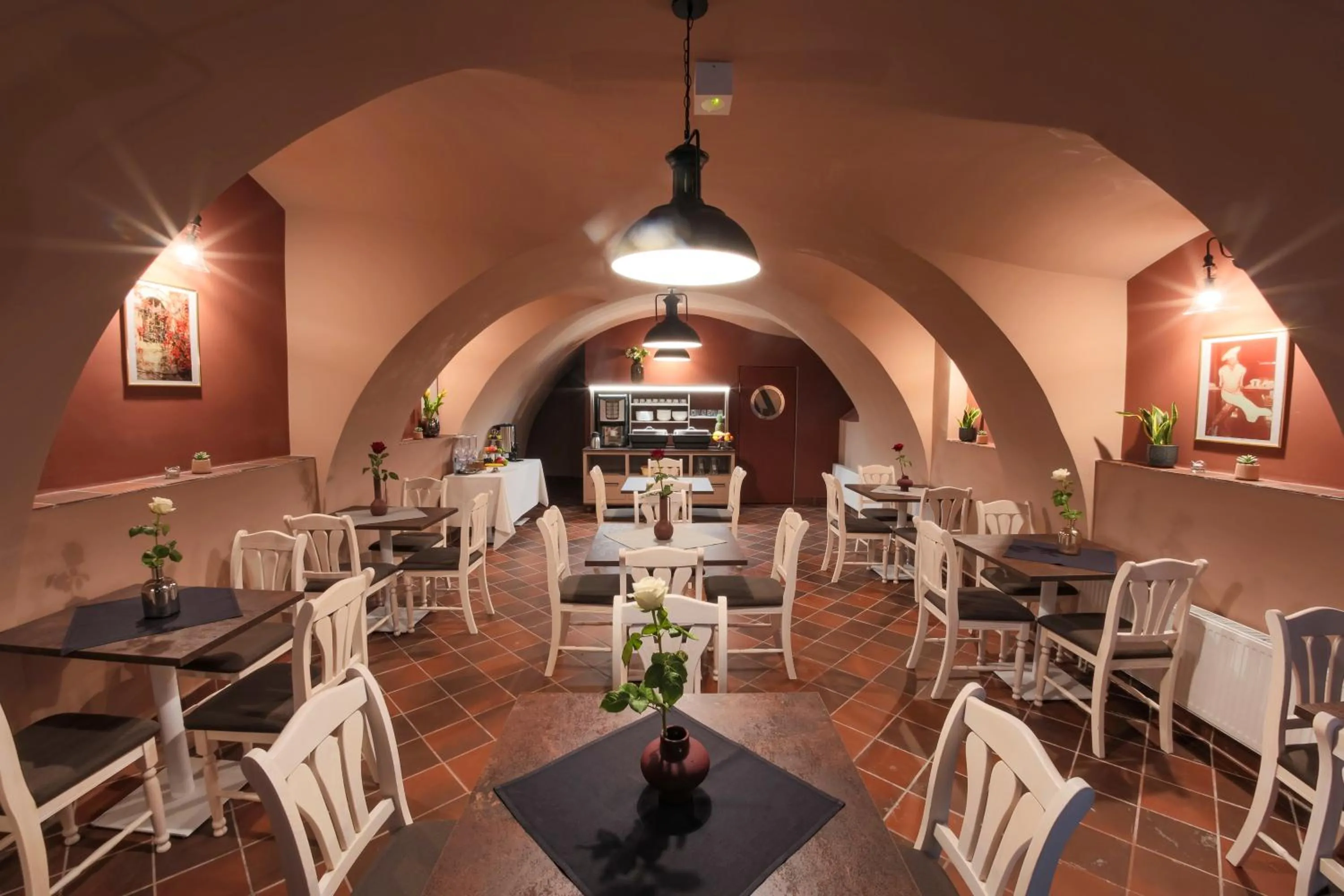 Restaurant/places to eat in ZEPPELIN APARTMENTS Simple Acomodation