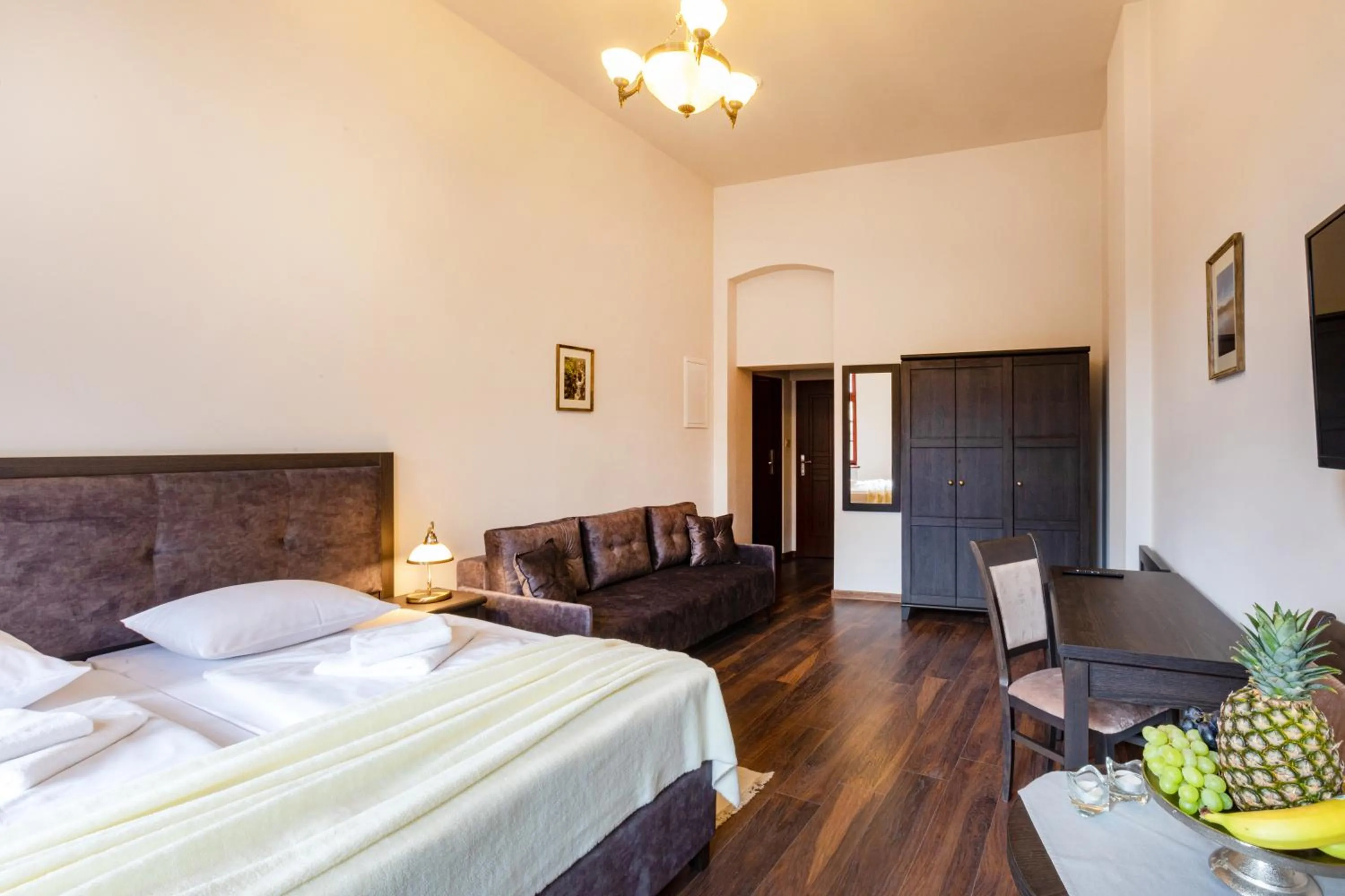 Photo of the whole room, Bed in ZEPPELIN APARTMENTS Simple Acomodation