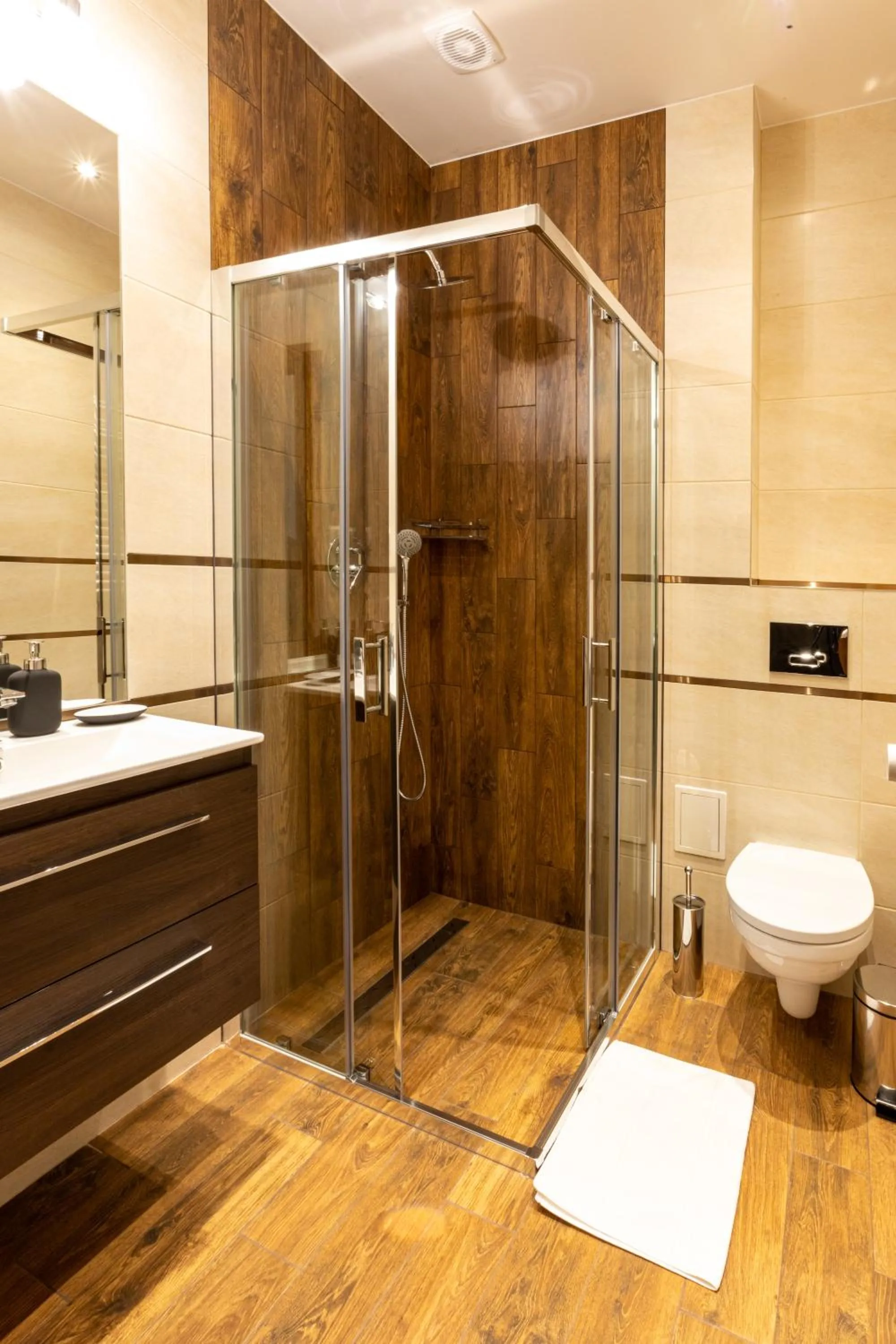Bathroom in ZEPPELIN APARTMENTS Simple Acomodation