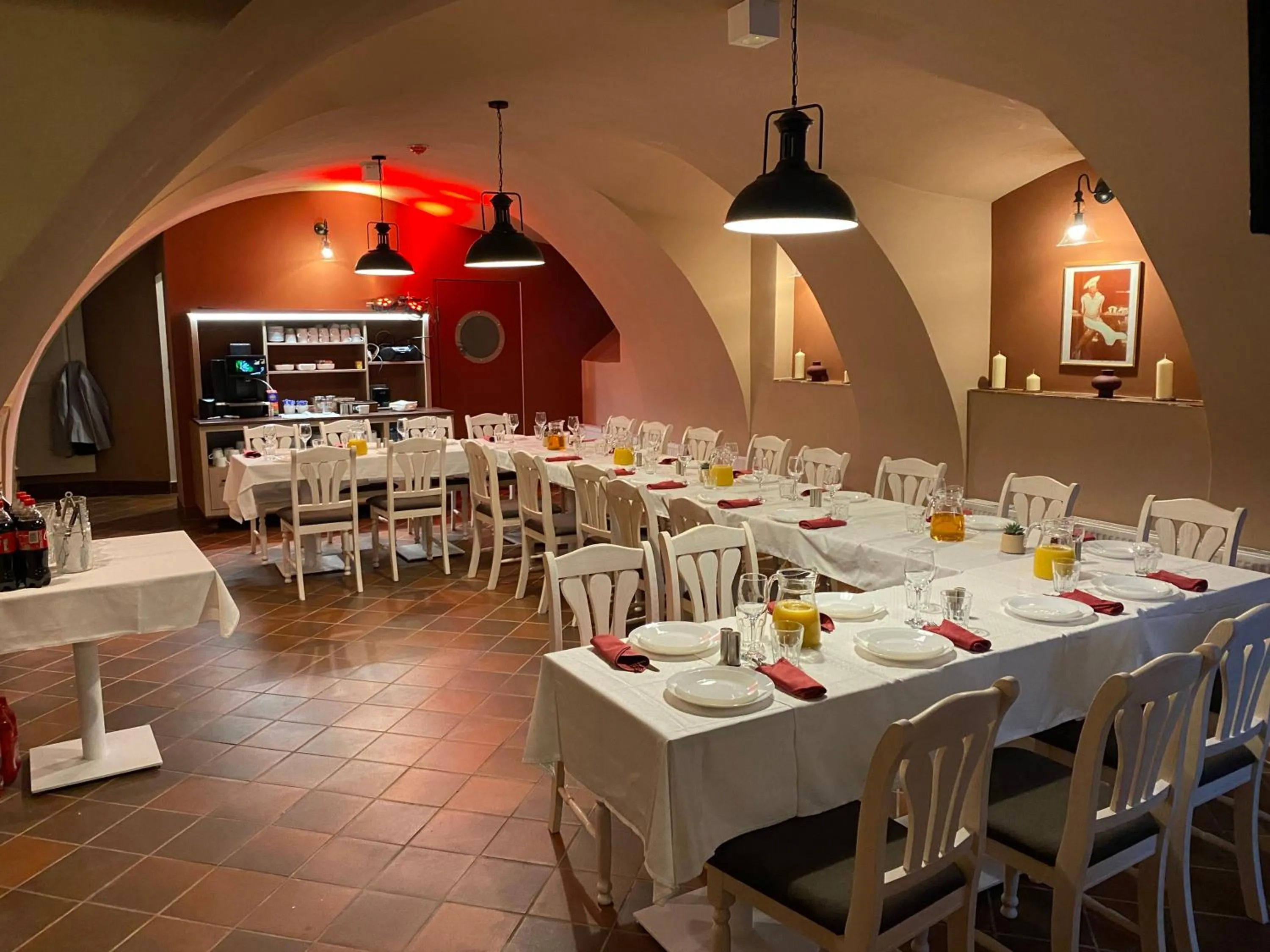 Restaurant/places to eat in ZEPPELIN APARTMENTS Simple Acomodation