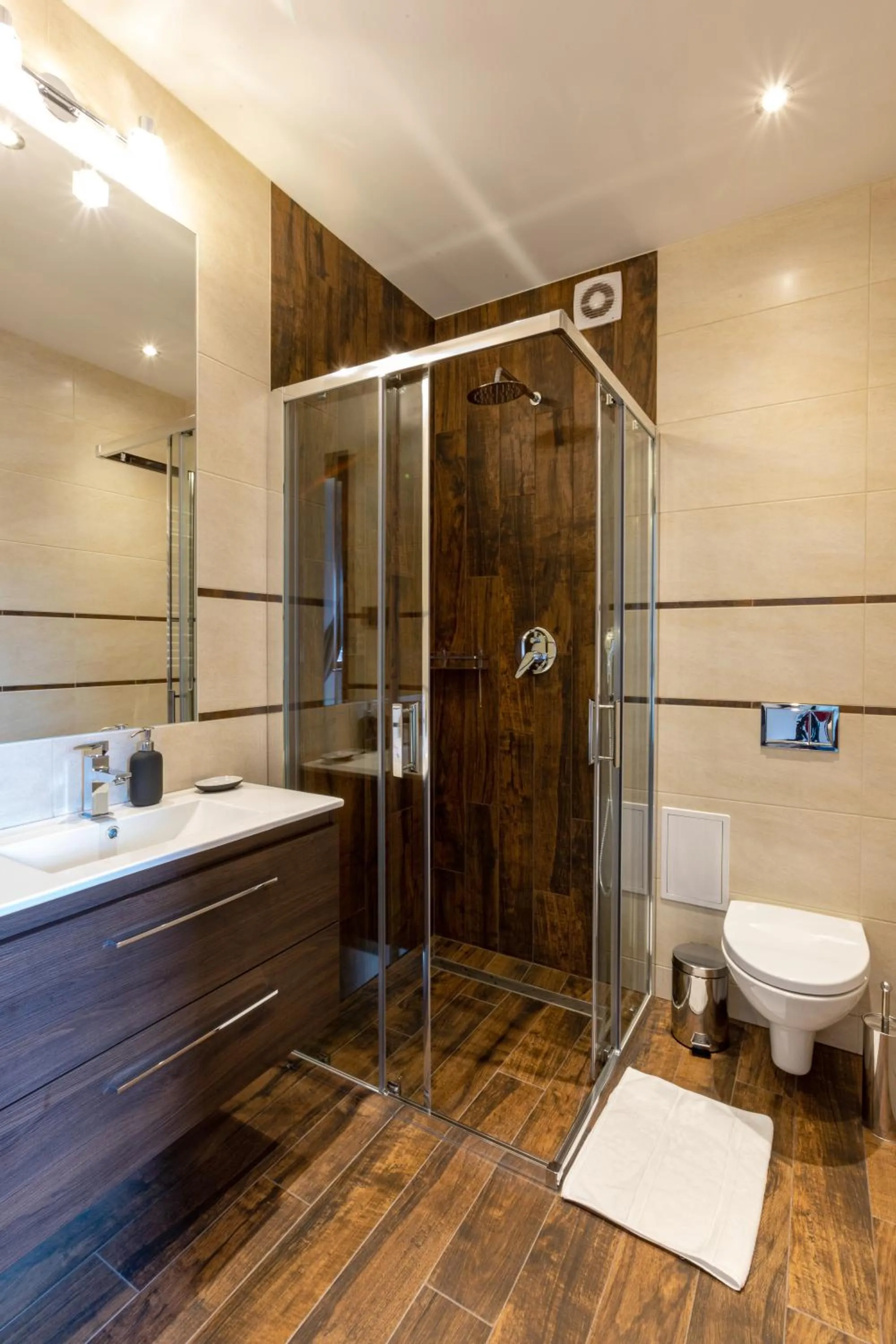 Bathroom in ZEPPELIN APARTMENTS Simple Acomodation