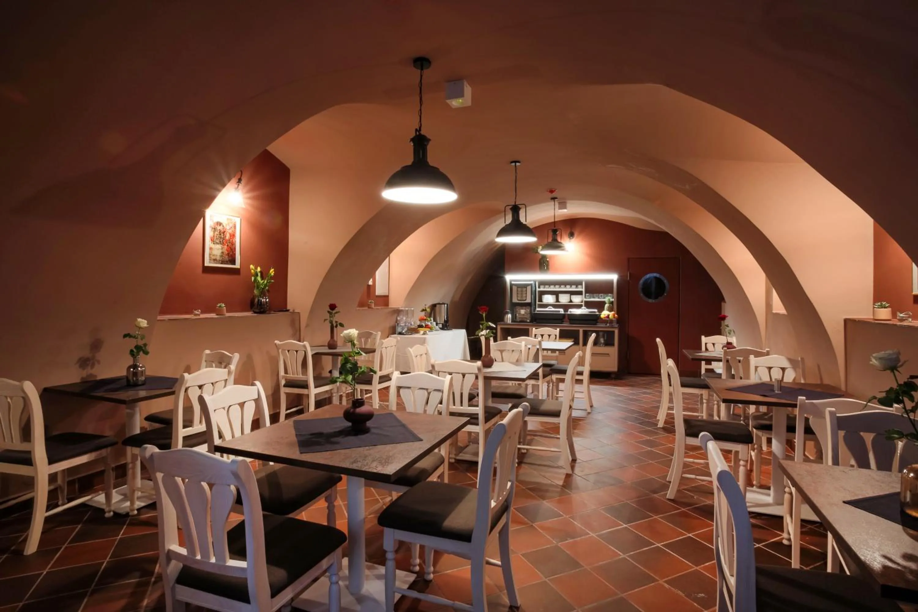 Restaurant/places to eat in ZEPPELIN APARTMENTS Simple Acomodation