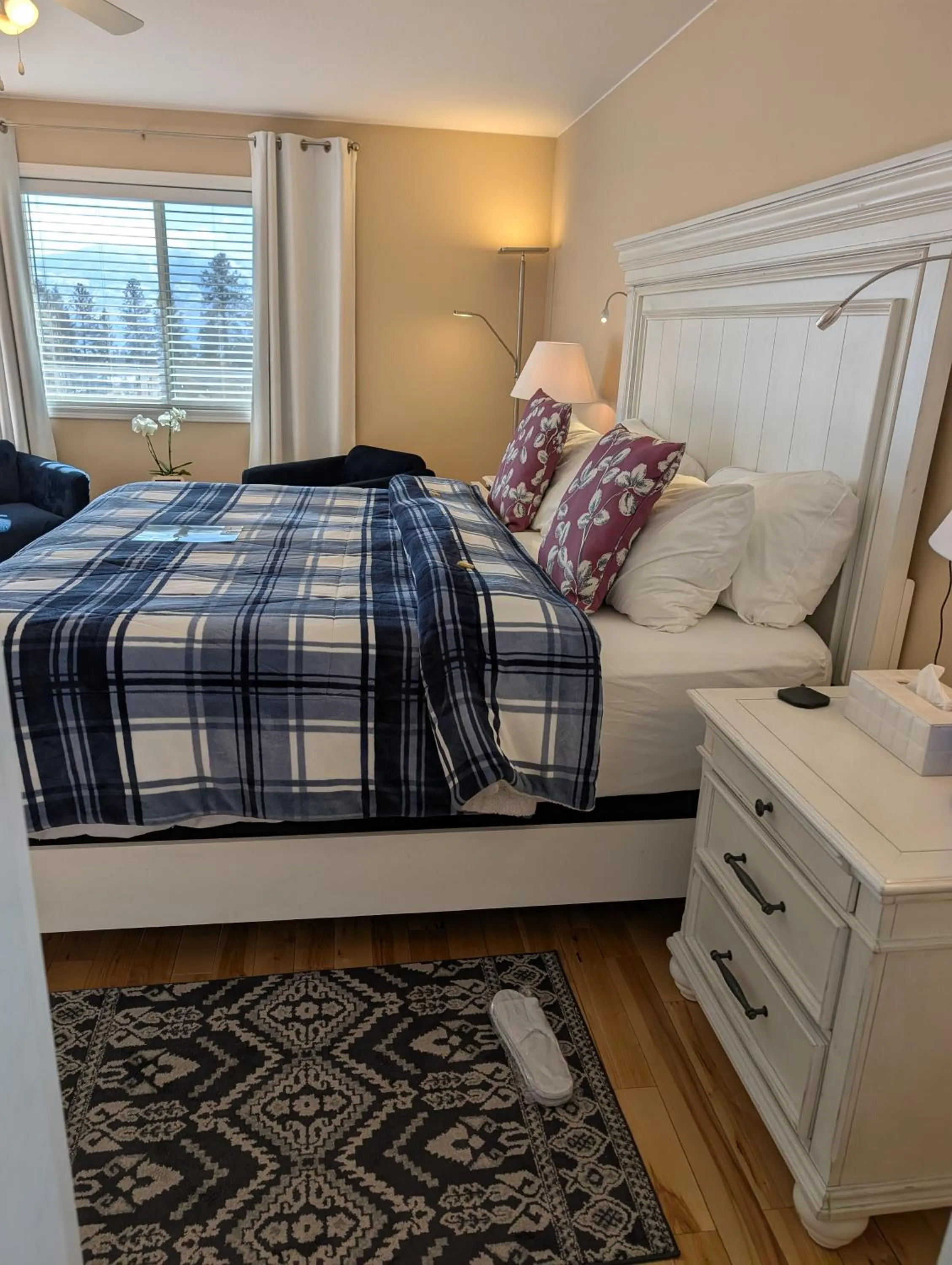 Bedroom, Bed in Salish B&B and Spa