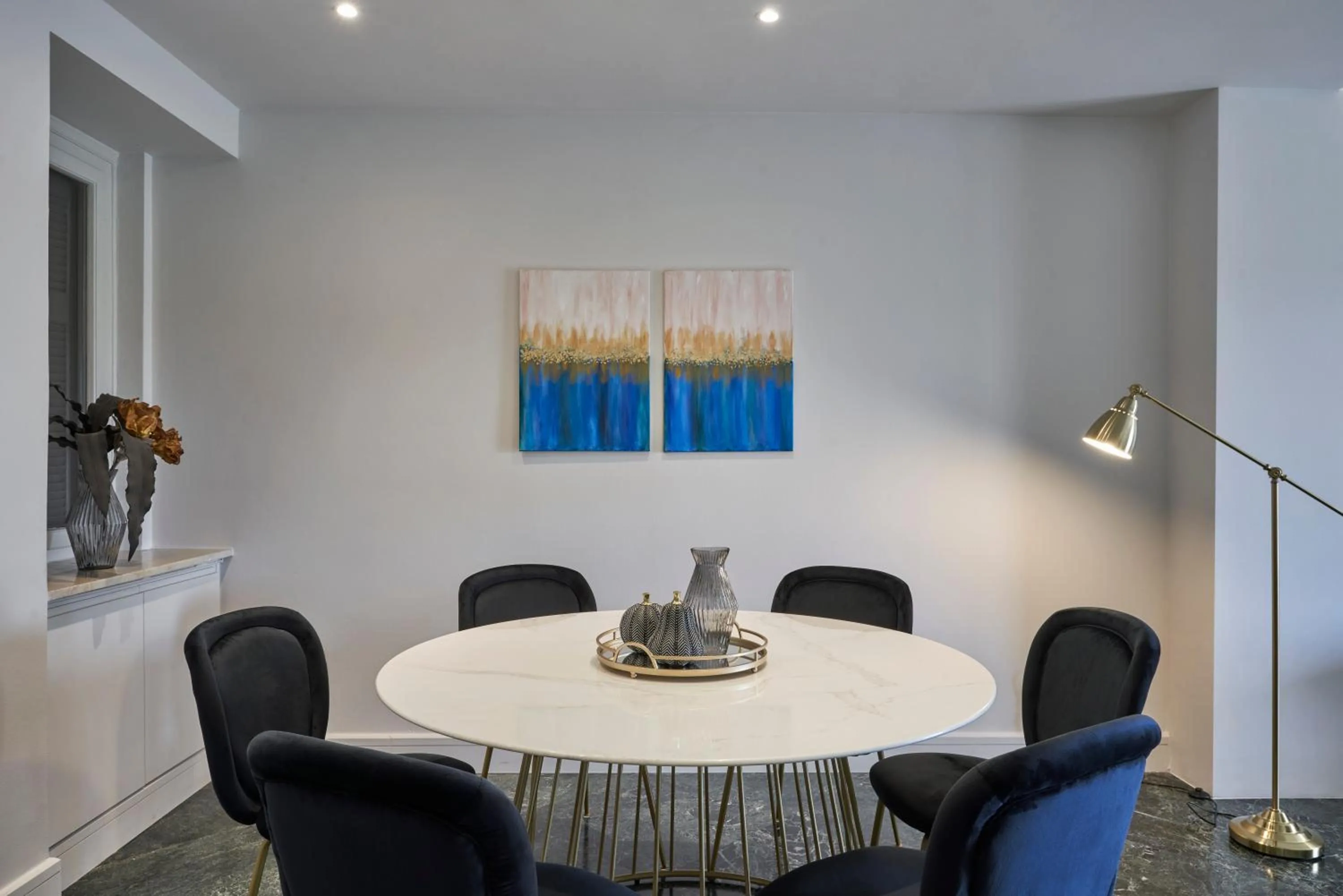 Chic n Bright 3Bd Apt with Hilton View