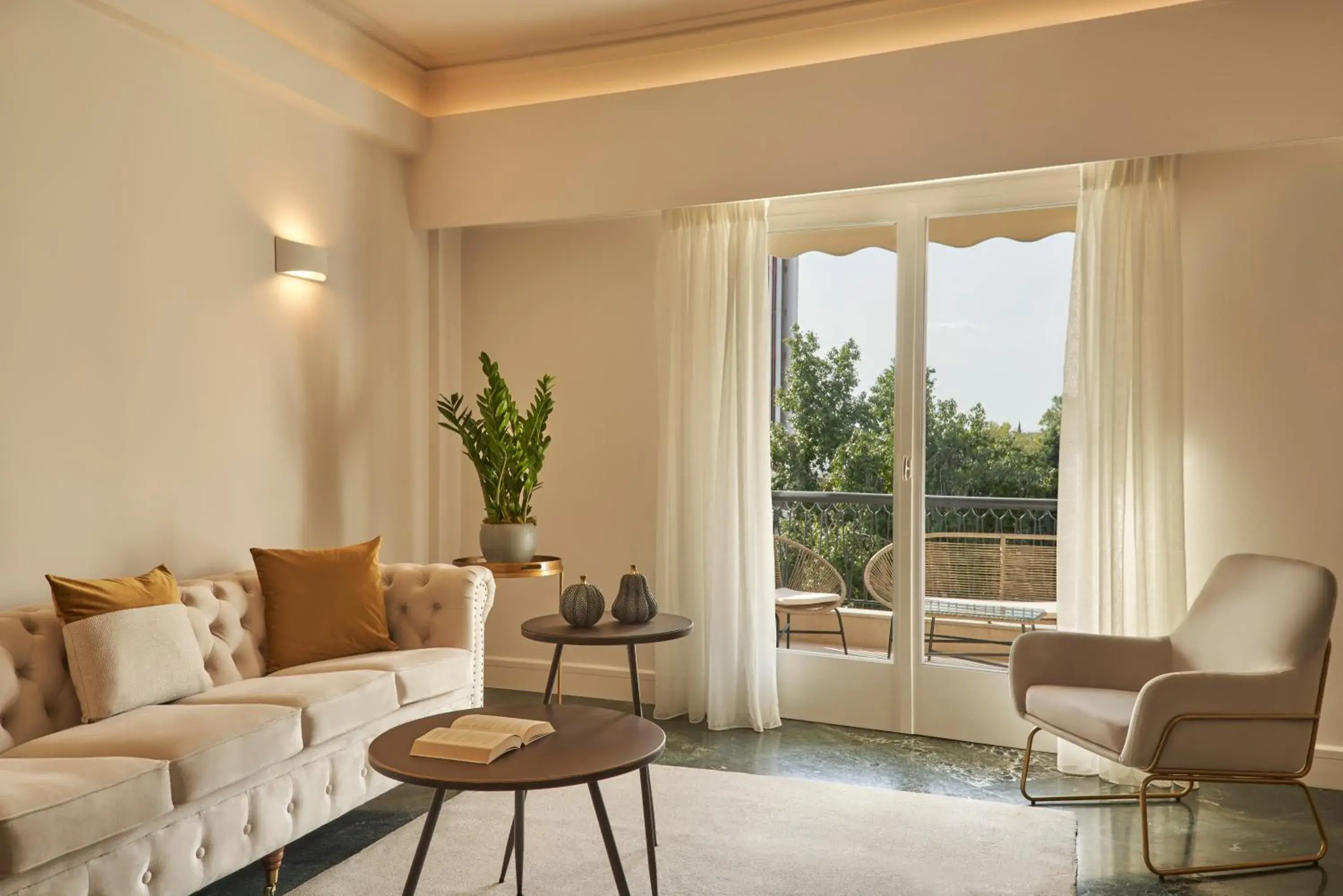 Chic n Bright 3Bd Apt with Hilton View Chic n Bright 3Bd Apt with Hilton View