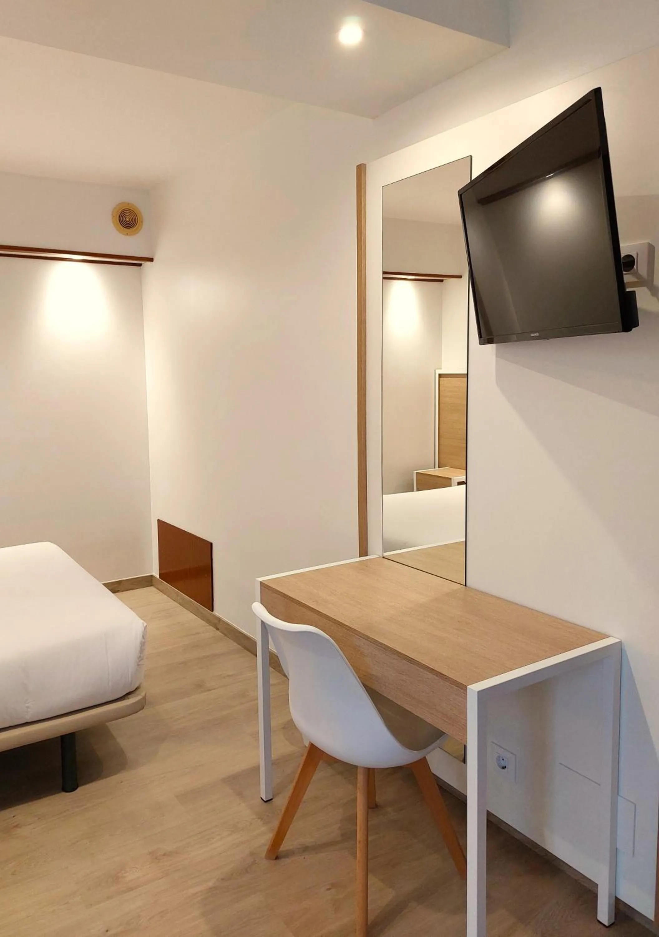 TV and multimedia, Bed in Hotel Costa Atlántica