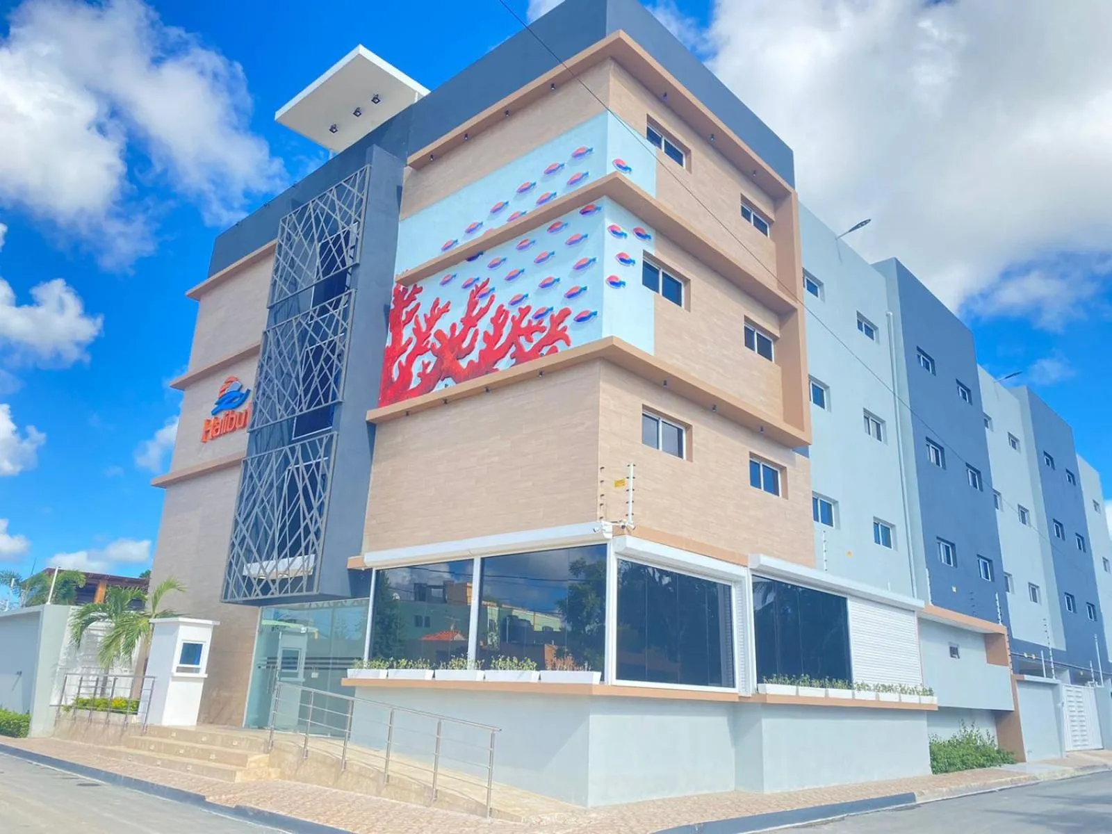 Facade/entrance in Halibut Hotel