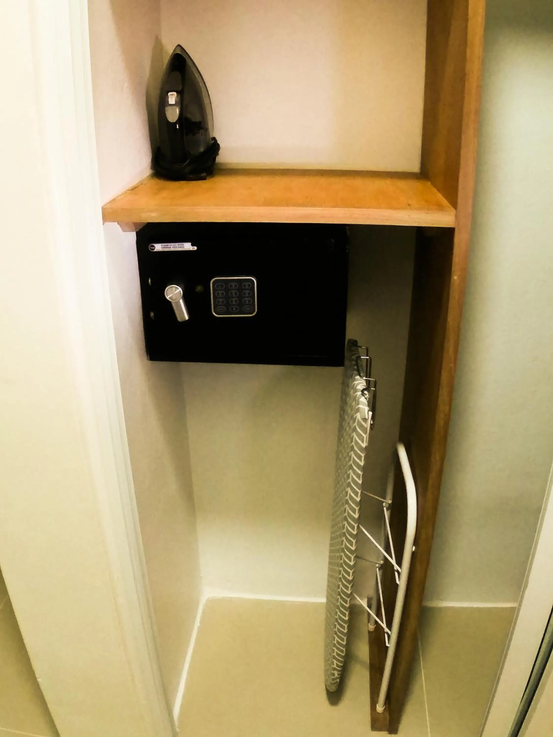 safe in Halibut Hotel