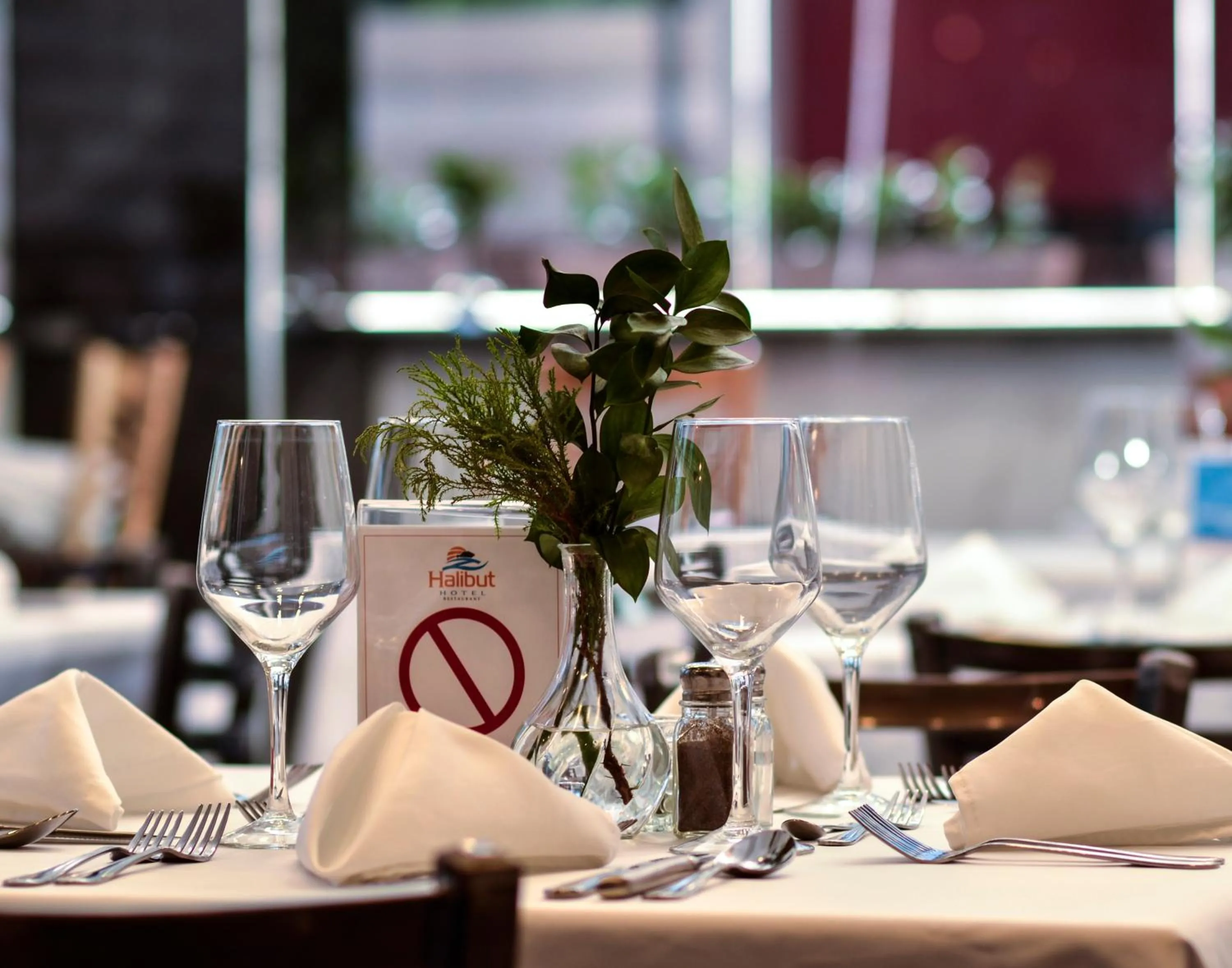 Restaurant/places to eat in Halibut Hotel