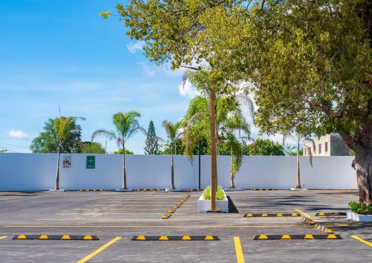 Parking in Halibut Hotel