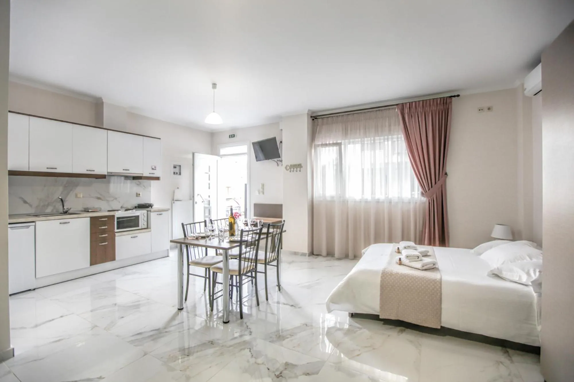 Two-Bedroom Apartment in Del Sol #1 Meteora Luxurious Family Suites