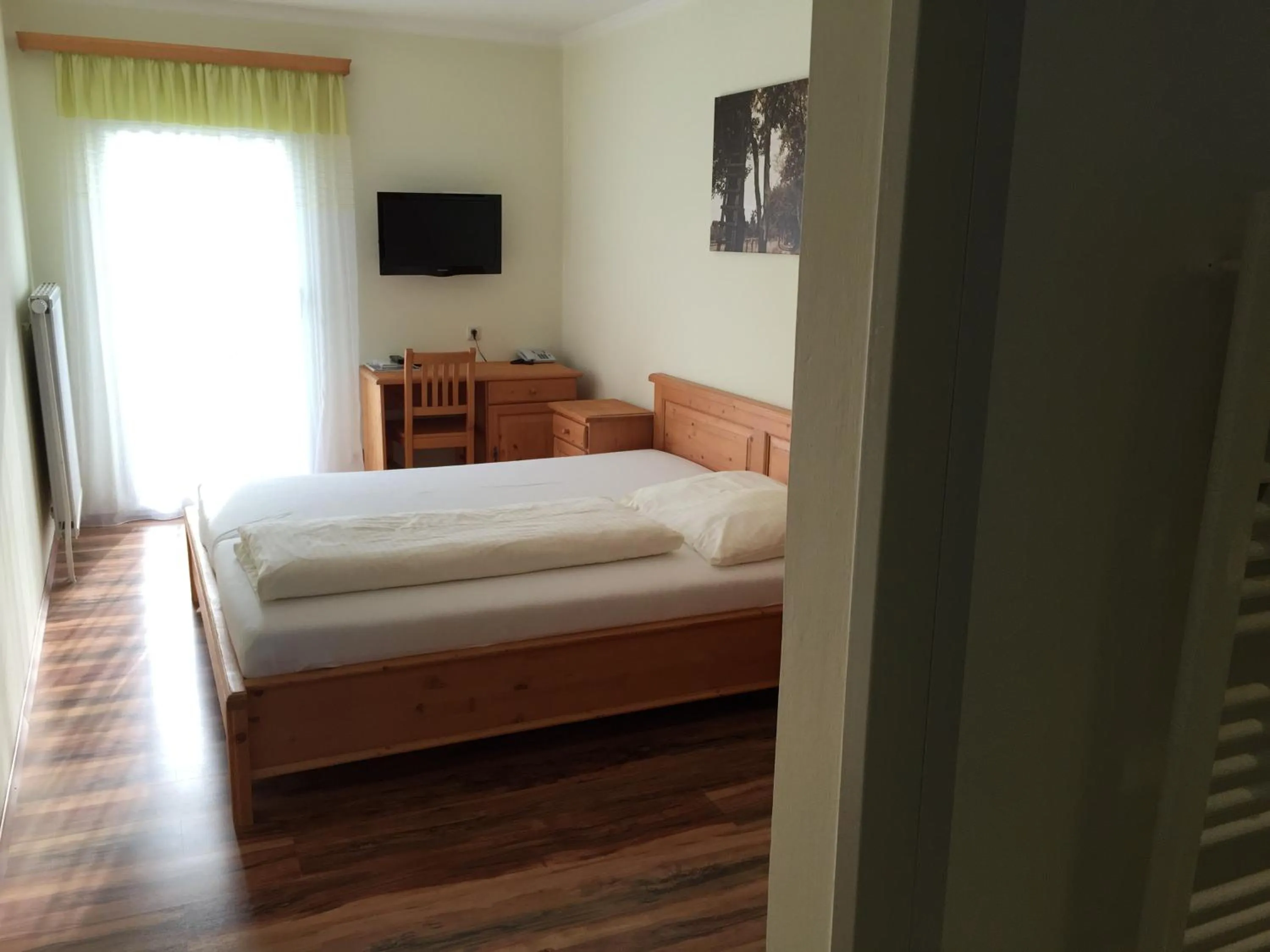 Photo of the whole room, Bed in Landhotel Gafringwirt