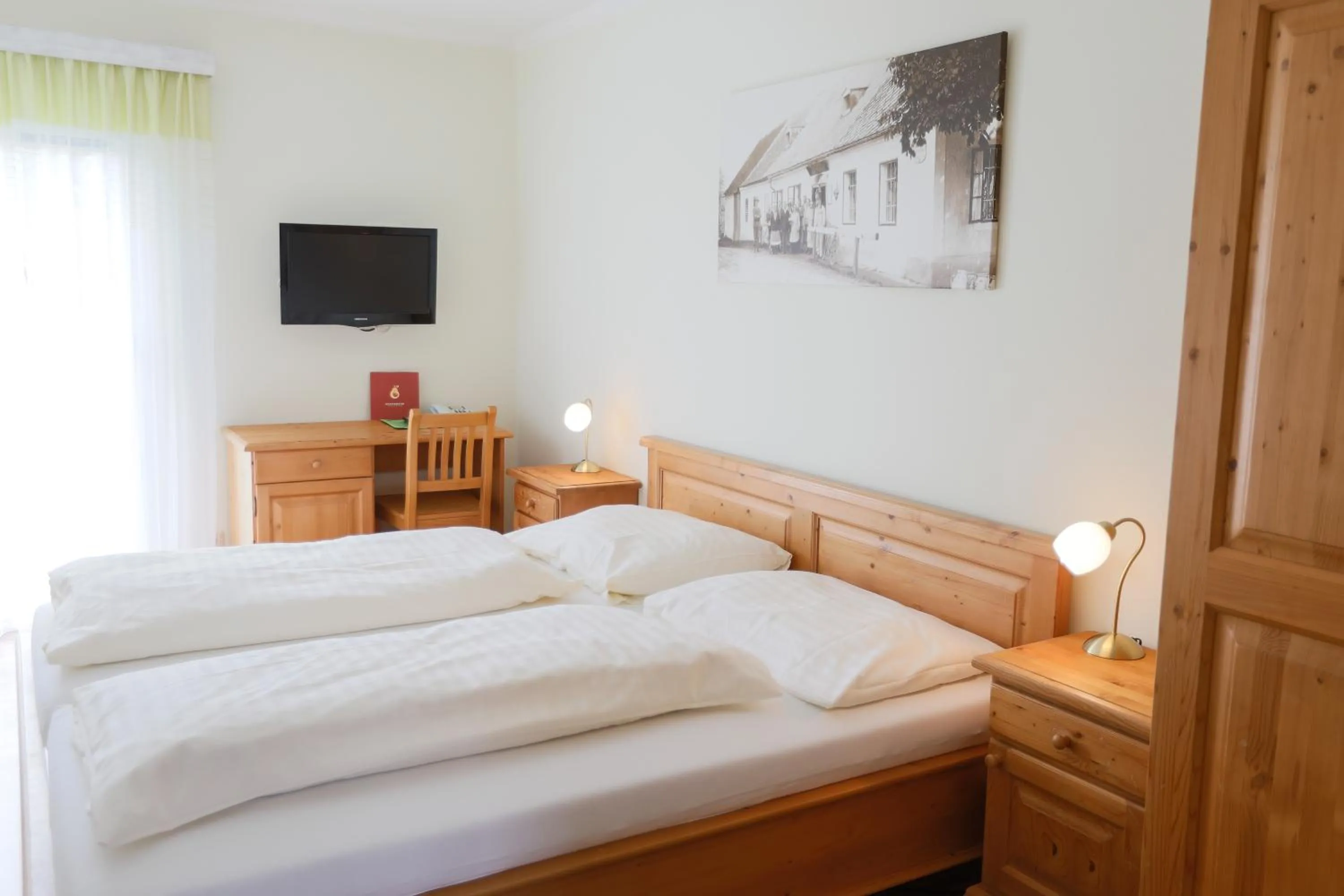 Photo of the whole room, Bed in Landhotel Gafringwirt
