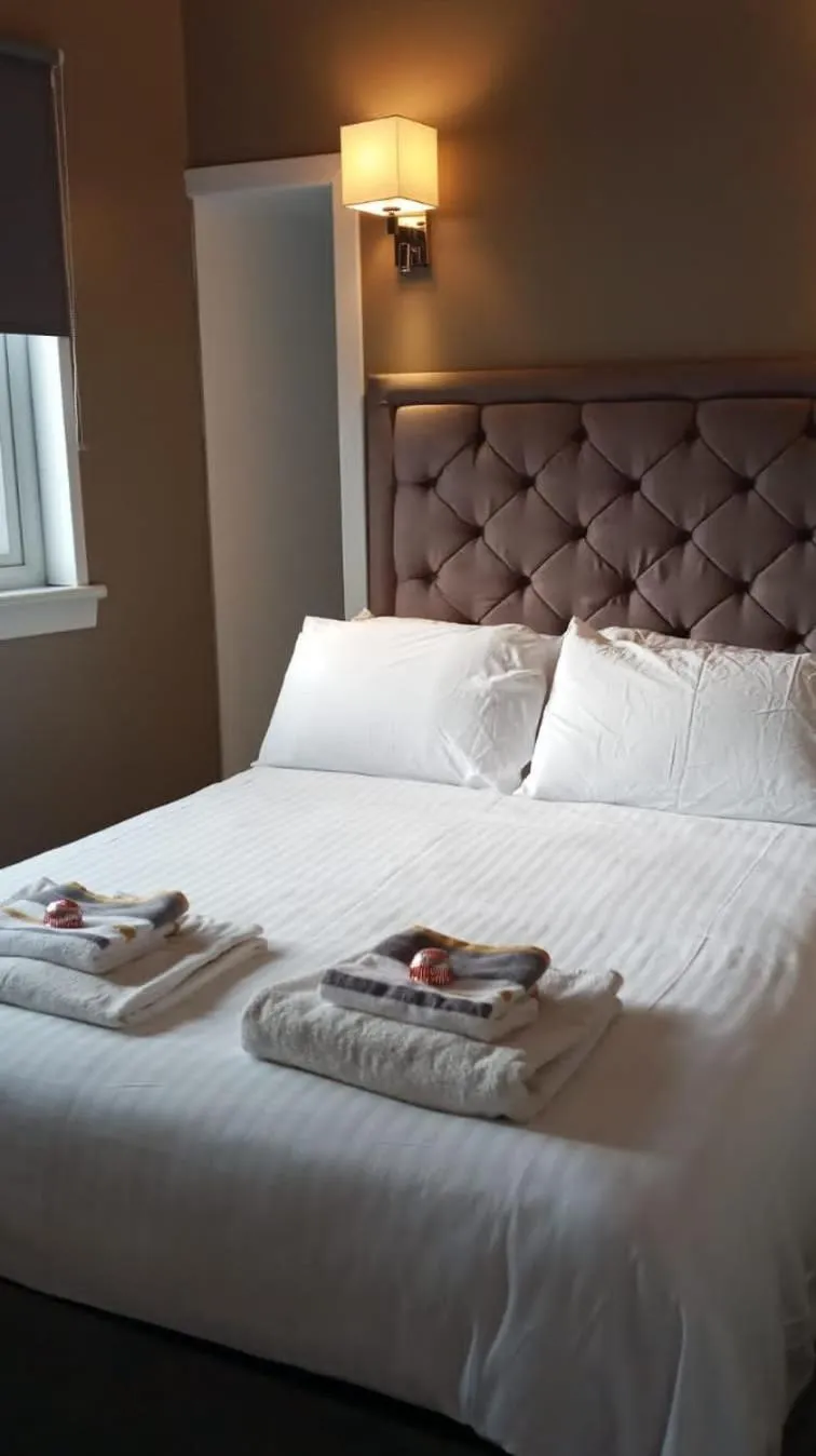 Bed in The Skye Bridge Hotel