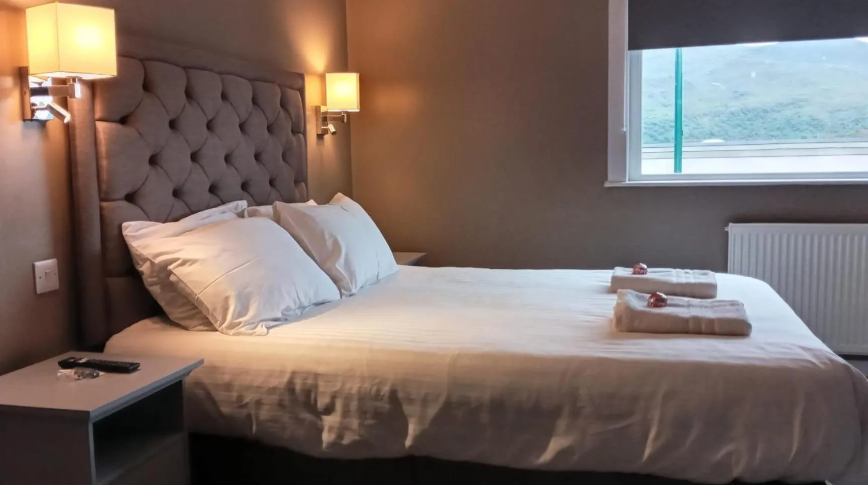 Bed in The Skye Bridge Hotel