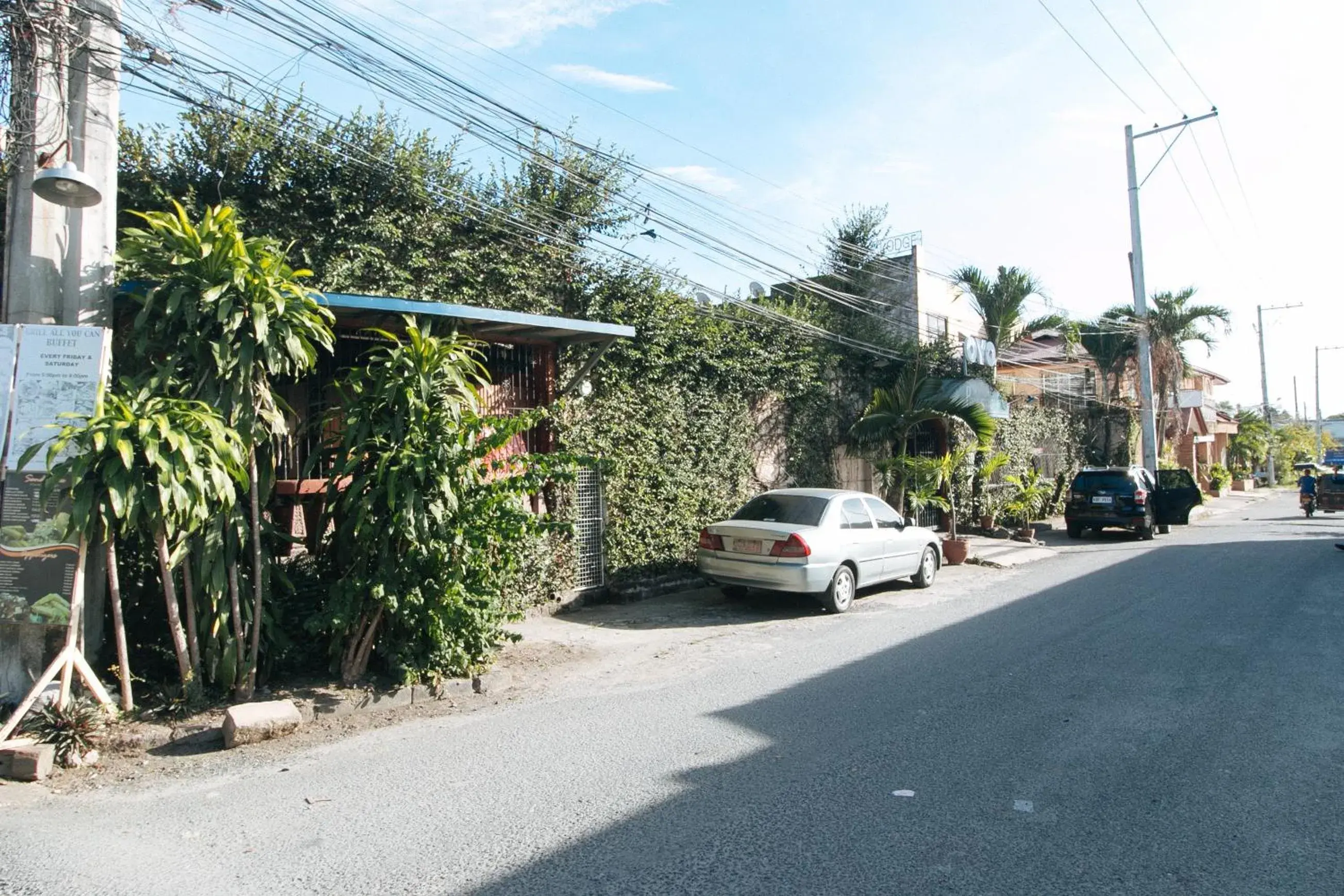 Property building in RedDoorz @ Marifa Hotel Angeles Pampanga Property building in RedDoorz @ Marifa Hotel Angeles Pampanga