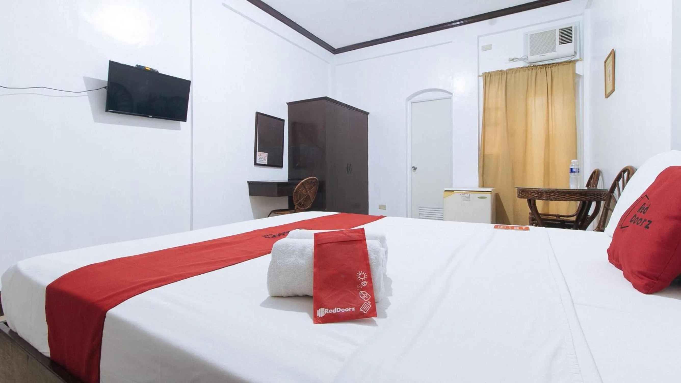 Bed in RedDoorz @ Marifa Hotel Angeles Pampanga