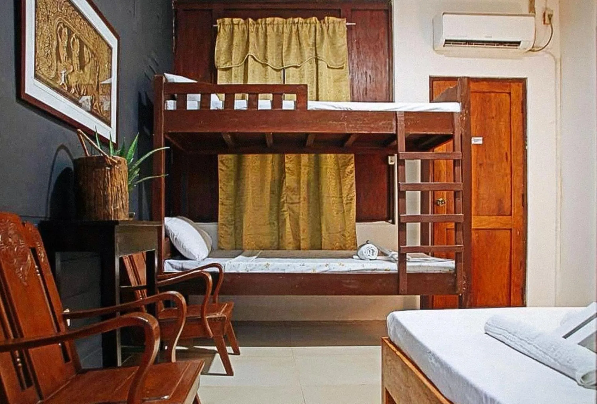 Bed in RedDoorz Hostel at Deomar Hometel & Farm Cafe Vigan Ilocos