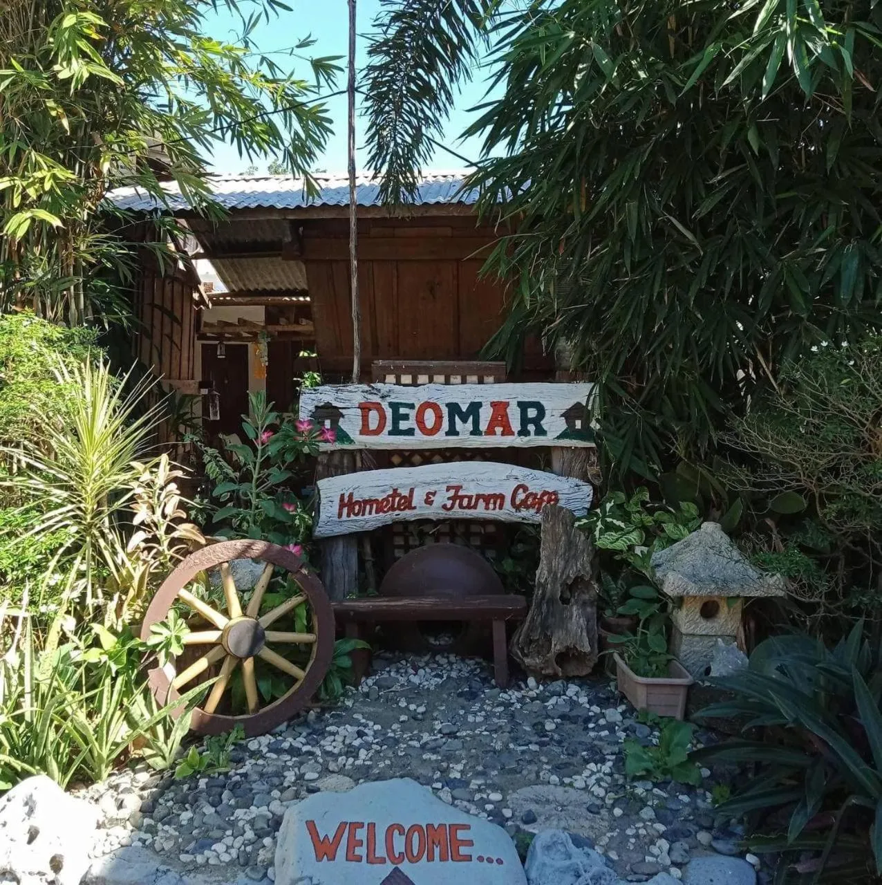 RedDoorz Hostel at Deomar Hometel & Farm Cafe Vigan Ilocos