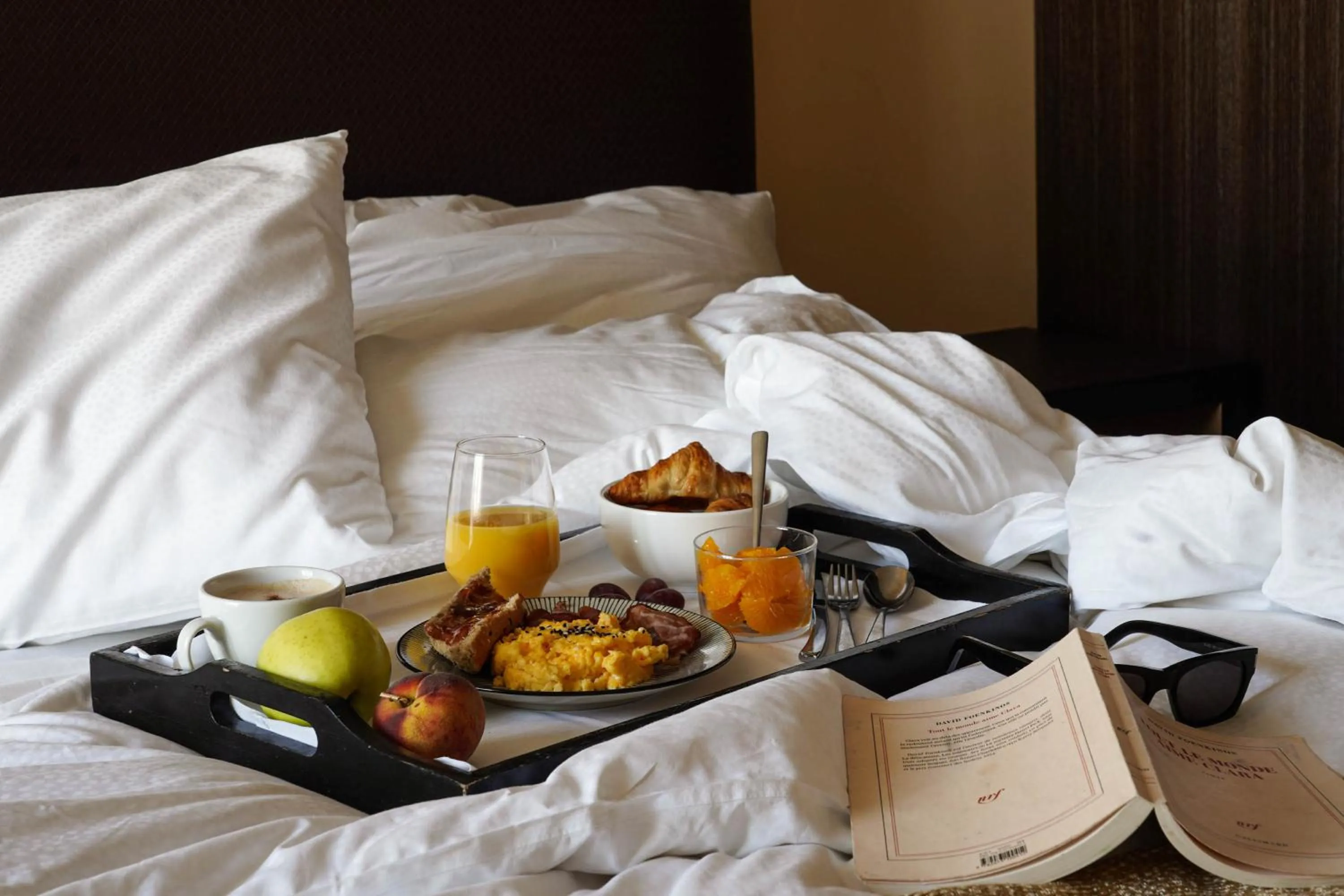 Breakfast, Bed in Eastwest Hôtel by Malone
