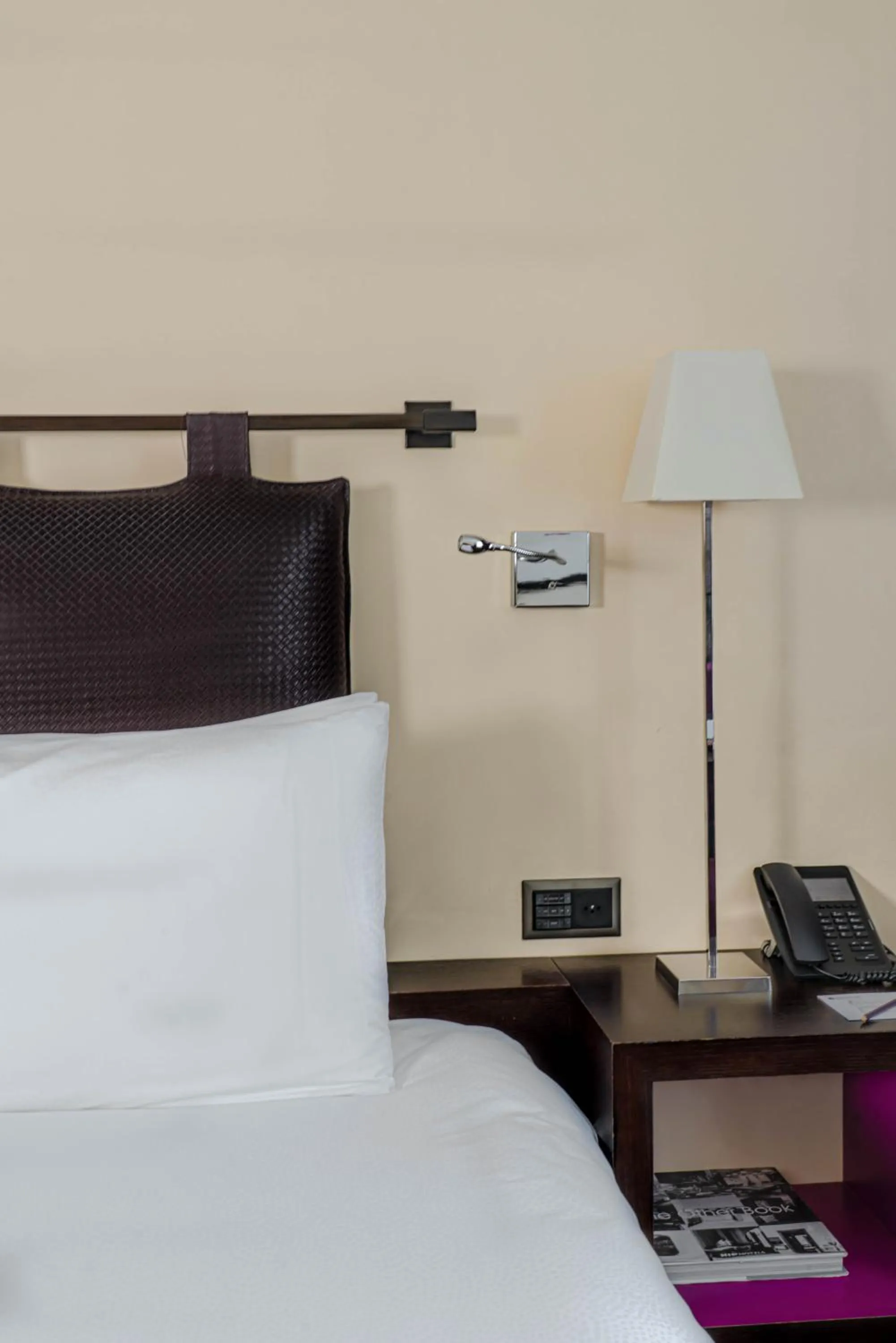 Bed in Eastwest Hôtel by Malone