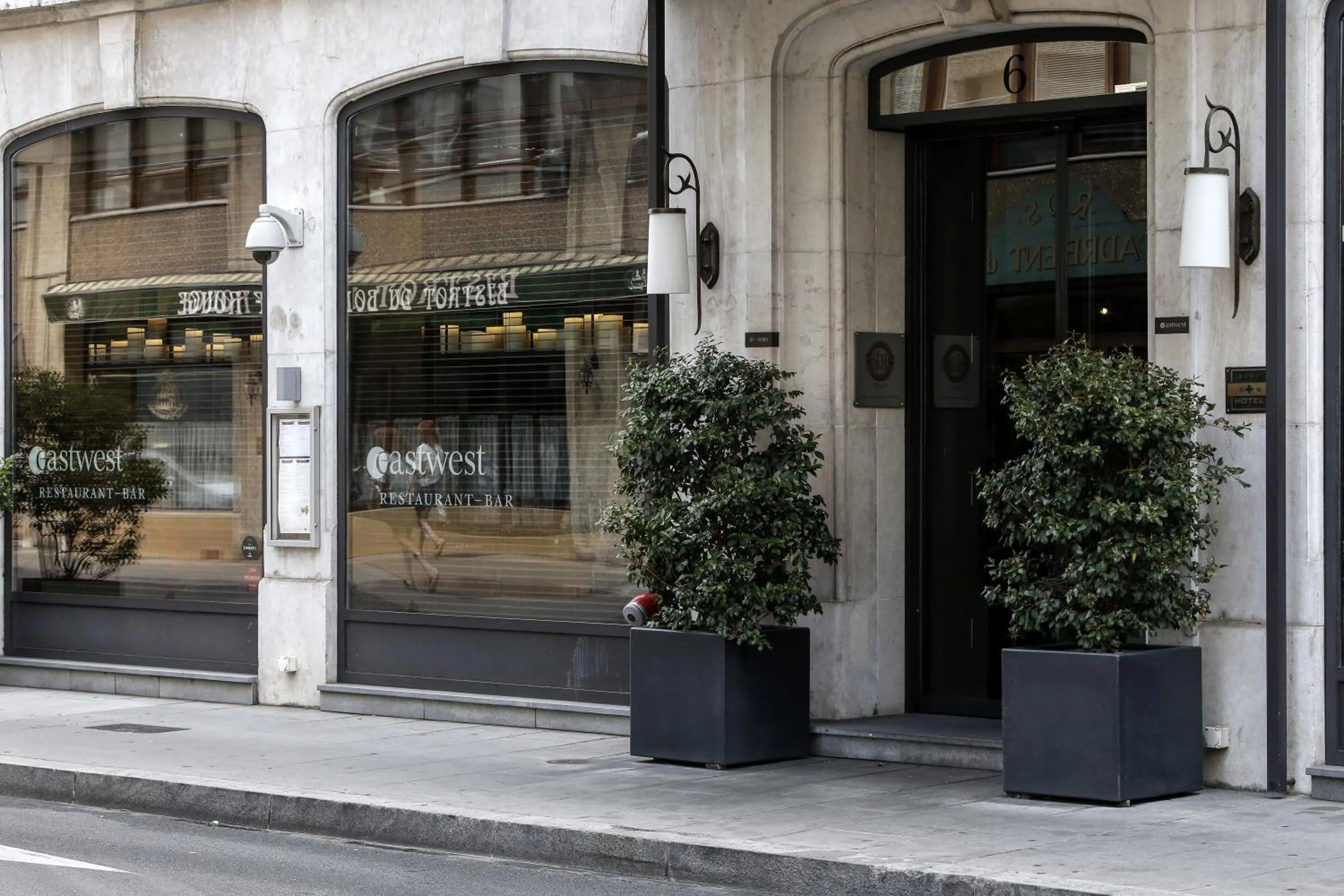 Facade/entrance in Eastwest Hôtel by Malone