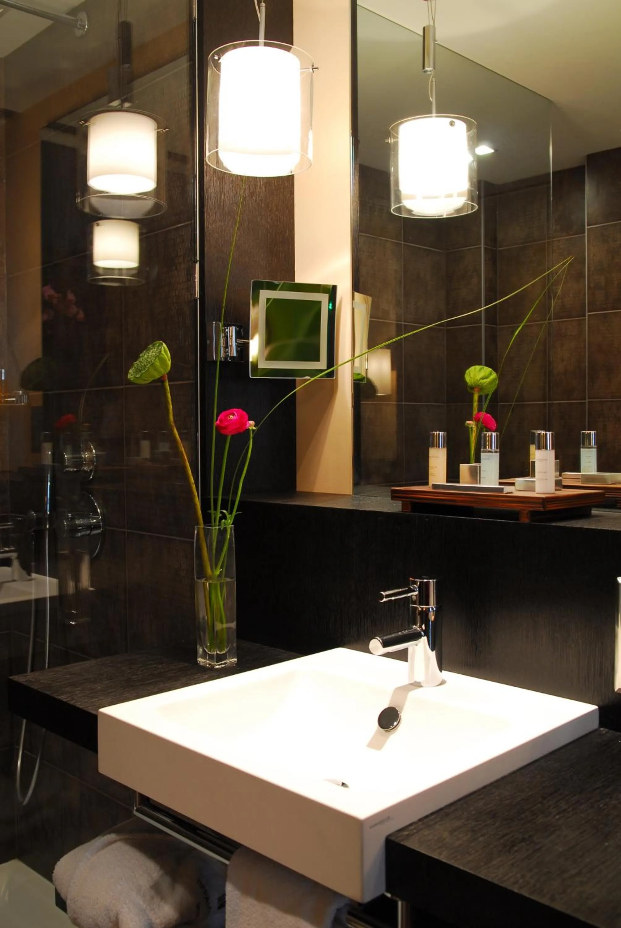 Bathroom in Eastwest Hôtel by Malone